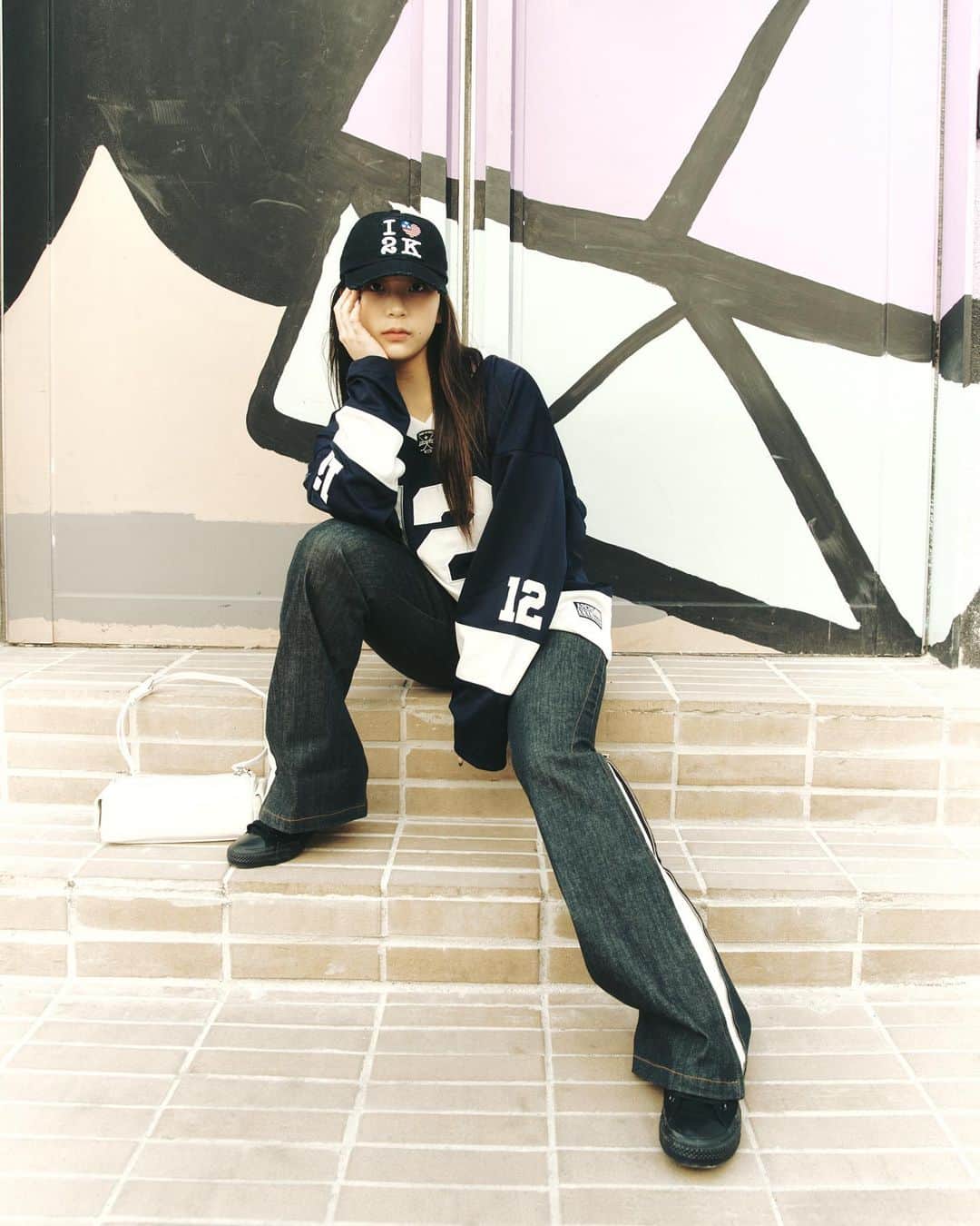 ユナさんのインスタグラム写真 - (ユナInstagram)「最近韓国でキているブランドのY2Kユニフォームアイテムを着てみました！  まるでパンツがレイヤードされているようなデザインのスカートもユニークでとても可愛い♡  同じブランドの帽子をポイントアイテムとして使用したよ!  韓国のブランドだけど、日本のサイトもあって日本でも買えちゃいます  ２つとも【@musinsa_japan】で購入できるので、このURLから買えるから是非飛んでみて下さい！  URL: https://bitly.ws/YFtY    プロモコード【YUNA20OCT】を入力すると、10/30-11/7まで20%オフでお得に購入できるよ！  @2000.archives @standoil @standoiljp @YUNA @유나 @ユナ @Youndna」10月30日 18時03分 - you_nd_na