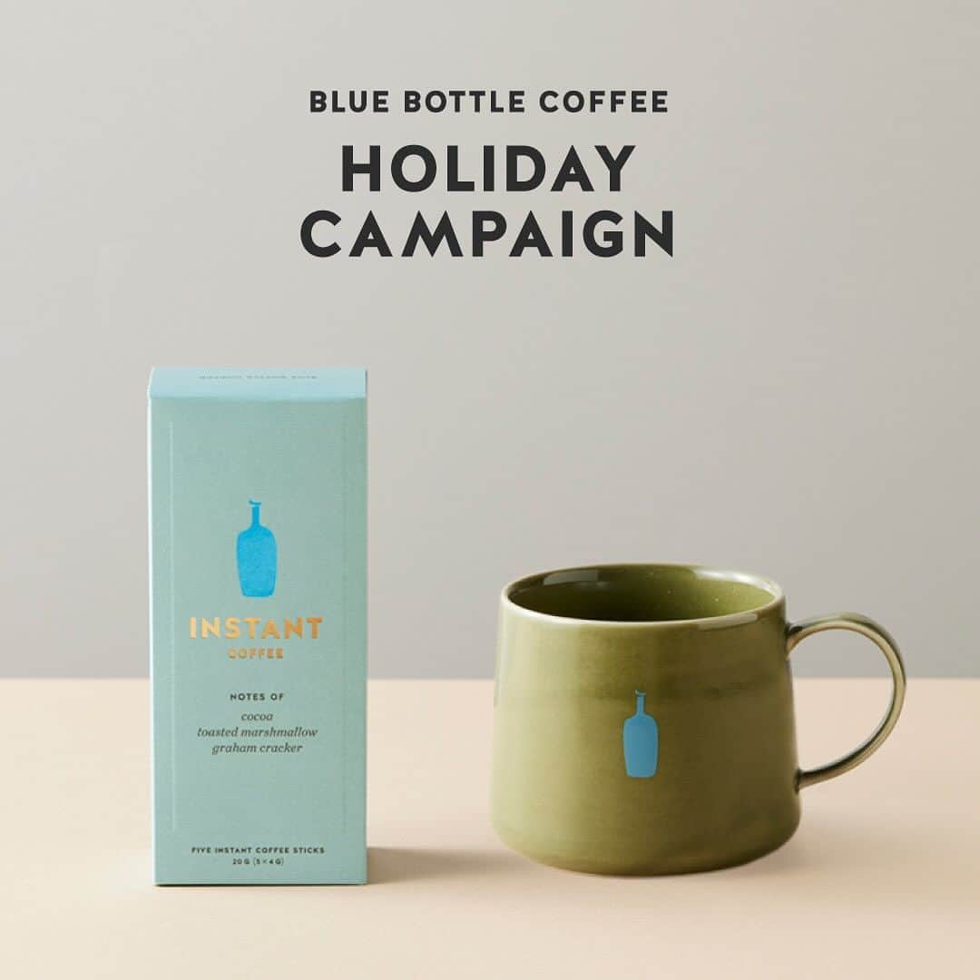 Blue Bottle Coffee Japanさんのインスタグラム写真 - (Blue Bottle Coffee JapanInstagram)「＼Blue Bottle Coffee Holiday Campaign／⁠ 今年のブルーボトルコーヒーのホリデーコレクションテーマは「Pairs well with」。⁠ ⁠ キリッとした寒さが心地よい日曜日の朝とベラ・ドノヴァンや、キャラメルチョコレート のチャンククッキーとヘイズバレー・エスプレッソ。 そして親しい友人とシングルオリジンコーヒー。 私たちは、このように何かと何かが合わさる ことで体験がより豊かになり、魔法のような何かを生み出すと信じてきました。⁠ ⁠ ⁠こちらのキャンペーンでは、ホリデーアイテムやメニューをより深くお楽しみいただく、あなたの「お気に入りのペア」を教えてください。 コーヒーxフードメニューのペアはもちろん、音楽・本・風景など、ホリデーシーズンのひとときを彩る体験とのペアでも結構です！⁠ ⁠ 投稿してくださった方の中から抽選で 30 名様に、お家で過ごすホリデーシーズンのひとときを彩る限定ペアアイテムをプレゼントいたします🎁⁠  今年のホリデーカラーである深い緑色の「ホリデーマグ」を使い、お手軽に本格的なスペシャルティコーヒーをお楽しみいただける「ホリデーインスタントコーヒー」をペアで楽しんでいただくことで、より豊かなホリデー時間をご自宅でお楽しみいただます✨ みなさまのエントリーをお待ちしております！⁠ ⁠ ⁠ 【応募方法】⁠  ①@bluebottlejapanをフォロー⁠  ②ブルーボトルコーヒー「2023 ホリデーコレクション」 のメニューかアイテムと合わせた「お気に入りのペア」の写真をご自身で撮影 。⁠ （例えば、コーヒー x フードメニュー・清澄マグ x 本・キャンドル x 音楽、など。投稿画像2枚目のイメージ写真もぜひ参考にしてください。）⁠ ③「#BlueBottleHoliday」のハッシュタグを付けてInstagramのフィードに投稿してください。⁠ ⁠ ーーーーーーーーーー⁠ Blue Bottle Coffee Holiday campaign⁠ エントリー期間：11月2日(木)〜 11月30日(木)⁠⁠ プレゼント内容：⁠「ホリデーインスタントコーヒー１箱」と「ホリデーマグ１個」のセット 30名さま⁠ ーーーーーーーーーー⁠ ⁠ ⁠【当選結果】⁠ 当選された方にのみ、2023年12月1日(金) 以降に、ブルーボトルコーヒージャパン公式インスタグラムアカウント( @bluebottlejapan ) よりインスタグラムダイレクトメッセージ機能を利用し、個別にご連絡させていただきます。⁠ ⁠ ⁠ 【ご撮影対象アイテム・メニュー⁠】⁠ ウィンターブレンド、ウィンターシングルオリジン、ホリデースパイスノラ、 ワッフルプレート ホリデージャム&クリーム、シーズナルパフェ ホリデー モンブラン、 シーズナルタルト フロマージュブラン&ベリー、キャンディ アップル パイ、ホリデー_ジャンドゥーヤ_ケーキ、オレンジカントリーケーキ、 スノーボール クッキー、スパイス クッキー、ブルーボトル 羊羹 アソート ホリデーバージョン 4本ギフトボックス入、グラノーラ カカオ、 ブルーボトル ITA-AME アップル シナモン コリアンダー オリジンキャンドル、ホリデーマグ、キントー セラミックマグ、キントー セラミックマグ、ストーンマグ セット、 ジンカップ セラミック - コーヒーグレーズ、⁠ ジンカップ ウルシ ハイブリッド L、 カータームーブマグ( 12oz/ カーターコールド 16oz/ 360トラベラー 16oz / クライメート ポジティブ ボトル 20oz）⁠ ⁠ ⁠ 【ご注意】⁠ ・当社の判断により予告なく変更・中止する場合がございます。⁠ ・当選者へのプレゼント発送は、日本国内のみに限らせていただきます。⁠ ・プロフィールを非公開設定にされている方は、応募対象外になりますのでご注意ください。⁠ ⁠ ▶︎2023 Holiday  特設ページ はプロフィールのリンクからご確認ください。⁠ ⁠ ⁠ ⁠ ⁠#BlueBottleHoliday⁠ #BlueBottleCoffee⁠ #ブルーボトルコーヒー」10月30日 18時14分 - bluebottlejapan