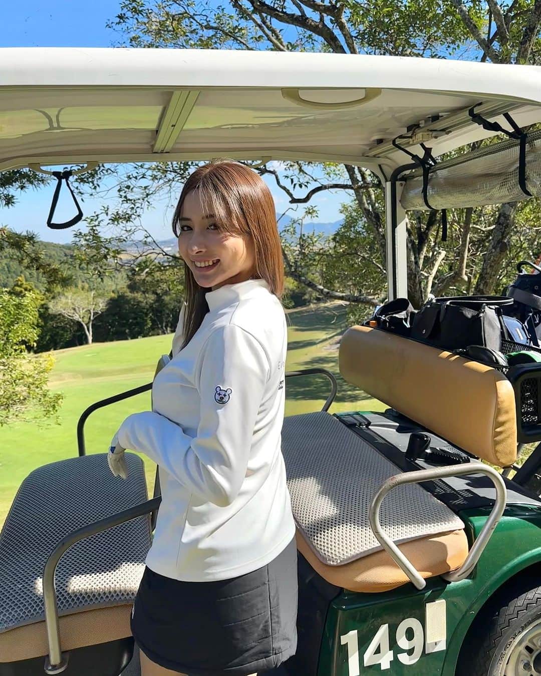 YUKAさんのインスタグラム写真 - (YUKAInstagram)「⛳️⛳️☀️  モックネックのウェア、シンプルで使いやすい。 くまたんワッペン付き🐻💕 @tomsix_official  ゆるっと着たくてLsizeにしたよ✨✨  #golf#golfwear#golfer#ゴルフコーデ#高尔夫球#福岡ゴルフ#九州ゴルファー#ゴルフウェア#ゴルフ女子#ゴルフ好き#ゴルフ好きな人と繋がりたい#チサンカントリークラブ遠賀#遠賀#遠賀川」10月30日 18時15分 - yuka_golf_glam