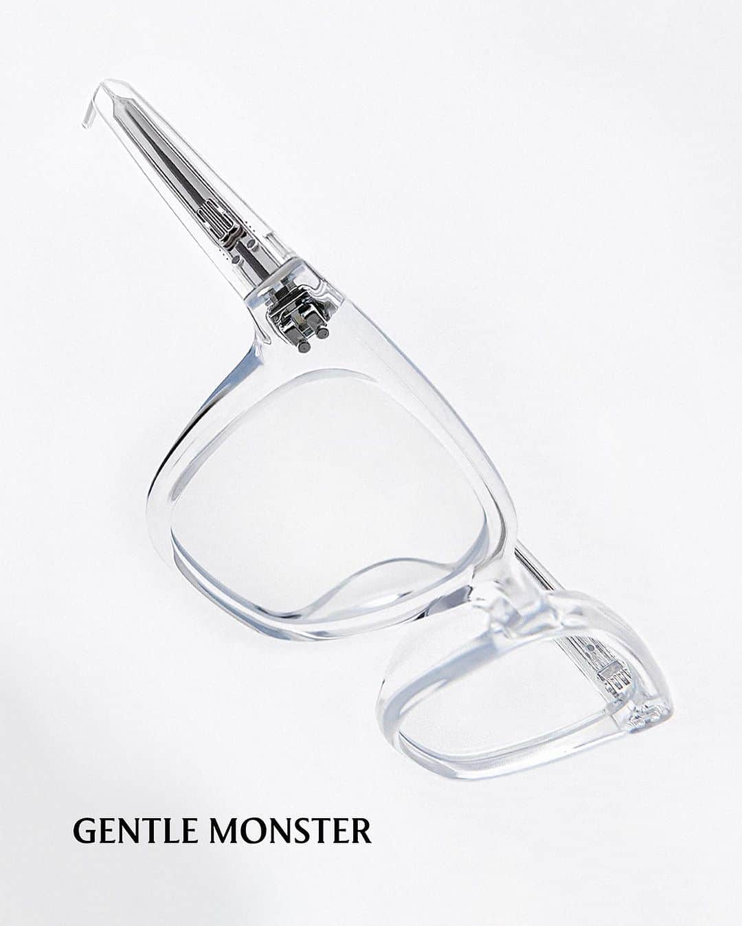 GENTLE MONSTERさんのインスタグラム写真 - (GENTLE MONSTERInstagram)「2024 OPTICAL COLLECTION presents a new direction for optical frames, seamlessly blending the refined metallic accents with a diverse range of tinted lenses.  Launching on November 2  2024 옵티컬 컬렉션은 정교하고 과감한 메탈 심볼 디테일이 돋보이는 템플과 다채로운 컬러의 틴트 렌즈가 어우러져 옵티컬 아이웨어의 새로운 방향성을 제안합니다.  11월 2일 발매  Photography @narangchoi   #GentleMonster #GentleHighSchool #GentleMonsterOptical」10月30日 18時17分 - gentlemonster