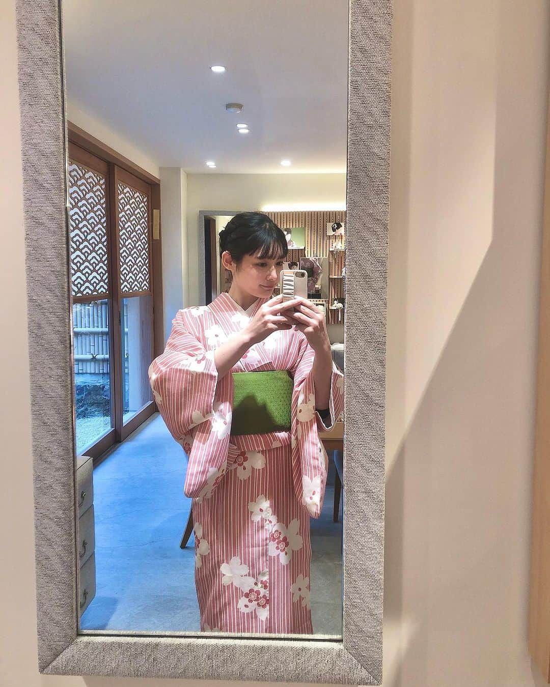 石川琴允さんのインスタグラム写真 - (石川琴允Instagram)「▶お疲れ様✺ : : 明日はKyoto🌸 : 楽しみですが、 早く寝れるようにがんばります🛌☽ : : : #和服 #京都 #kyoto #kimonofashion #着物コーデ #着物が好きな人と繋がりたい #着物 #기모노 #inuajapan #日本 #関西モデル #大阪モデル」10月30日 18時40分 - kotopon09