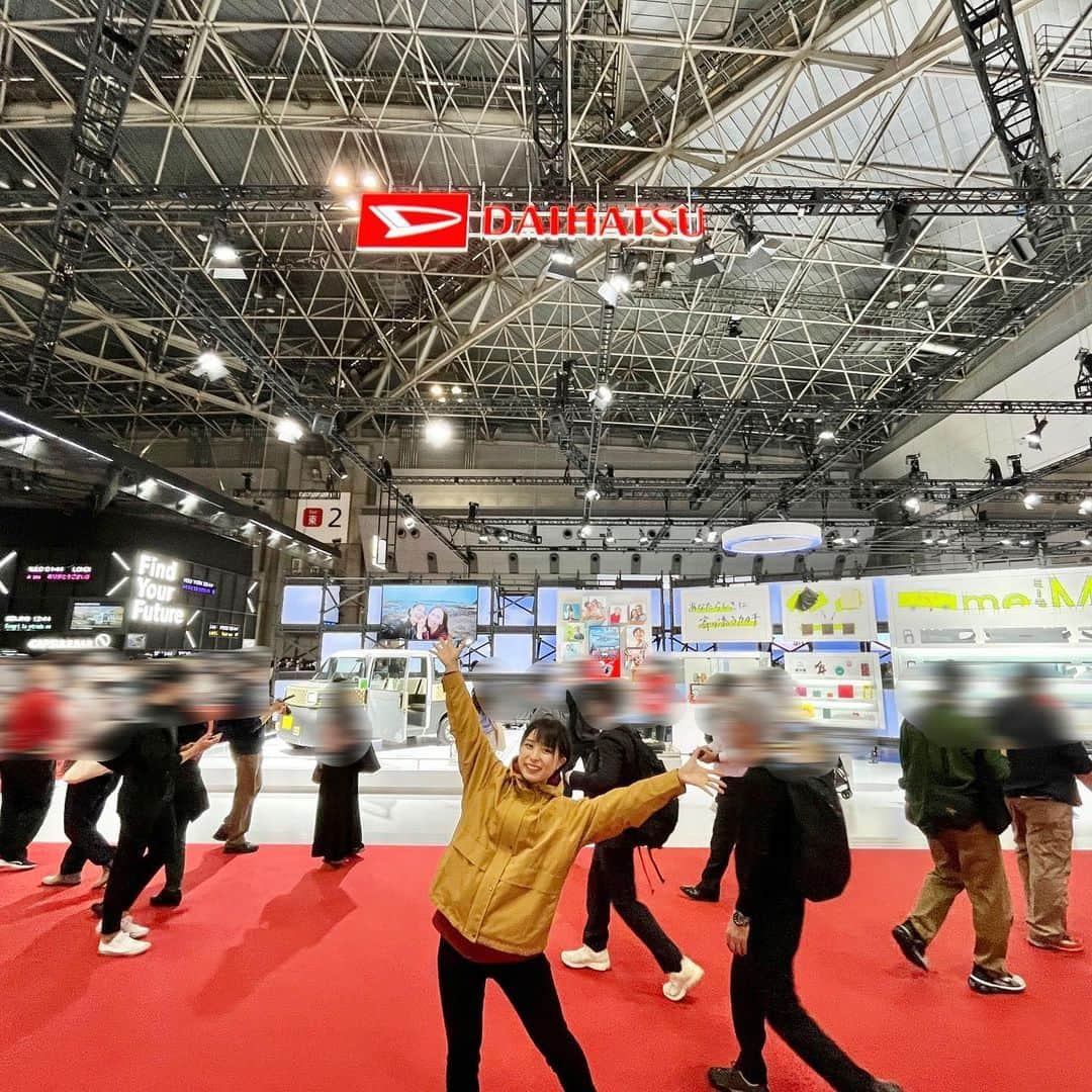 かほなんさんのインスタグラム写真 - (かほなんInstagram)「今日は「JAPAN MOBILITY SHOW 2023」へ！  ダイハツさんのブースに遊びに行ってきたー！！🚗✨  2タイプのコペンや未来的なカスタマイズカー、見たことない形のハイゼットがあってめっちゃ楽しかった…！！  写真いっぱい撮らせてもらったから、後でUPするー！📸✨  #JapanMobilityShow  #ダイハツ #さばいどる  #かほなん」10月30日 18時37分 - survidol_kaho