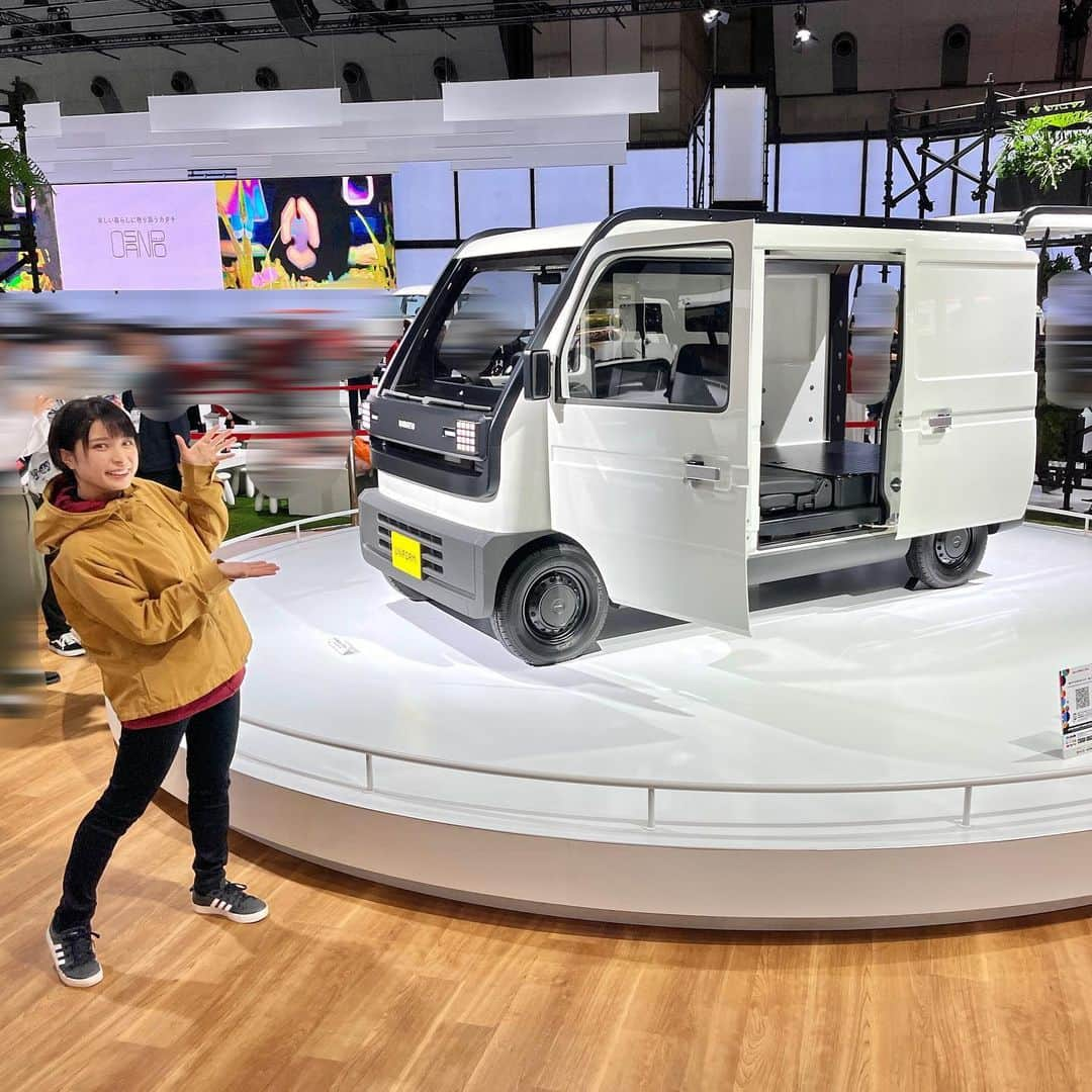 かほなんさんのインスタグラム写真 - (かほなんInstagram)「今日は「JAPAN MOBILITY SHOW 2023」へ！  ダイハツさんのブースに遊びに行ってきたー！！🚗✨  2タイプのコペンや未来的なカスタマイズカー、見たことない形のハイゼットがあってめっちゃ楽しかった…！！  写真いっぱい撮らせてもらったから、後でUPするー！📸✨  #JapanMobilityShow  #ダイハツ #さばいどる  #かほなん」10月30日 18時37分 - survidol_kaho