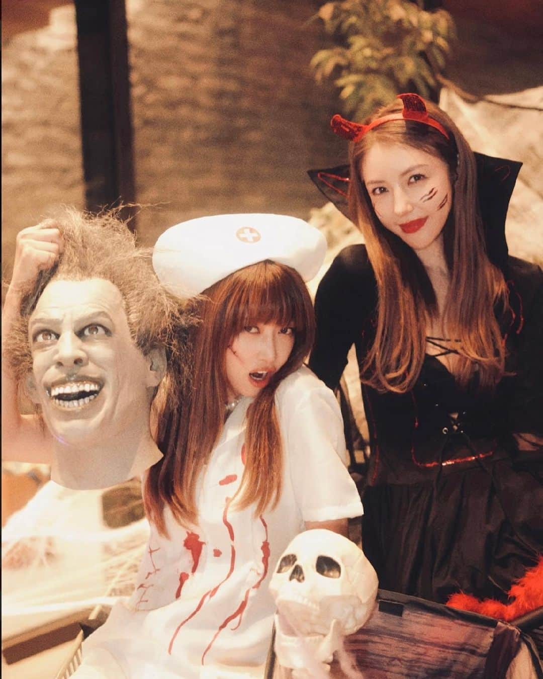 美香さんのインスタグラム写真 - (美香Instagram)「Halloween2023🎃👻🎶✨  @youn1029 と @ayano_fukuoji のお誕生日サプライズも大成功🎉！  @tkco 完璧なパーティーセッティング感動✨ ありがとうー❤️❤️❤️」10月30日 18時47分 - mikaofficial99