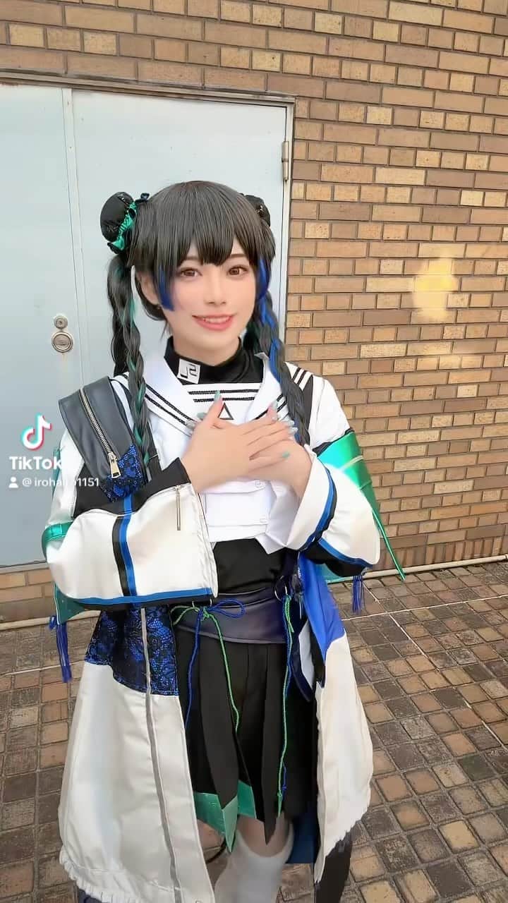 藤田いろはのインスタグラム：「念願の冬優子〜！ 冬優子コスしたら絶対この音源やるって決めてた🫶 ソロ曲可愛すぎる🥹 衣装のジャックインマトリックスも好き ⁡ ⁡ ⁡ #池ハロ　#池ハロ2023 #黛冬優子　#シャニマス　#コスプレ　#仮装」