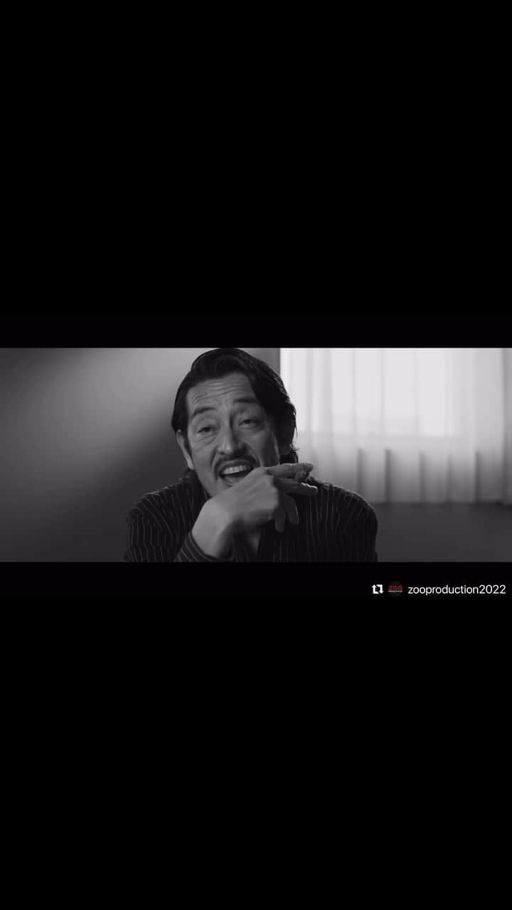 のインスタグラム：「初の準主演長編映画『ダウンタウン・ユートピア』が、 １１月３日（祝日）より池袋HUMAXシネマズで一週間の限定公開されます。１日１回の上映です。 11/3 16:30 11/4〜11/9 20:00 もしお時間ありましたら！  初日舞台挨拶のチケットも販売中です。 下記アドレスから購入出来ます。 https://cinema.humax-cinema.co.jp/cgi-bin/sp/schd/ttl_list.cgi?tsc=31000&ymd=2023-11-03」