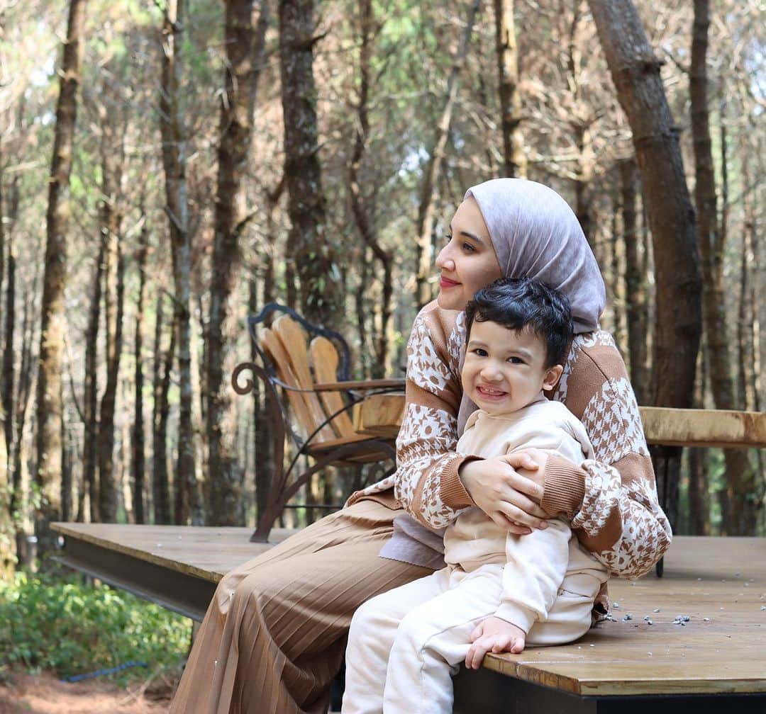 Zaskia Sungkarのインスタグラム：「Apasyiii 🤏🏼 🐣 masyaAllahTabarakallah」