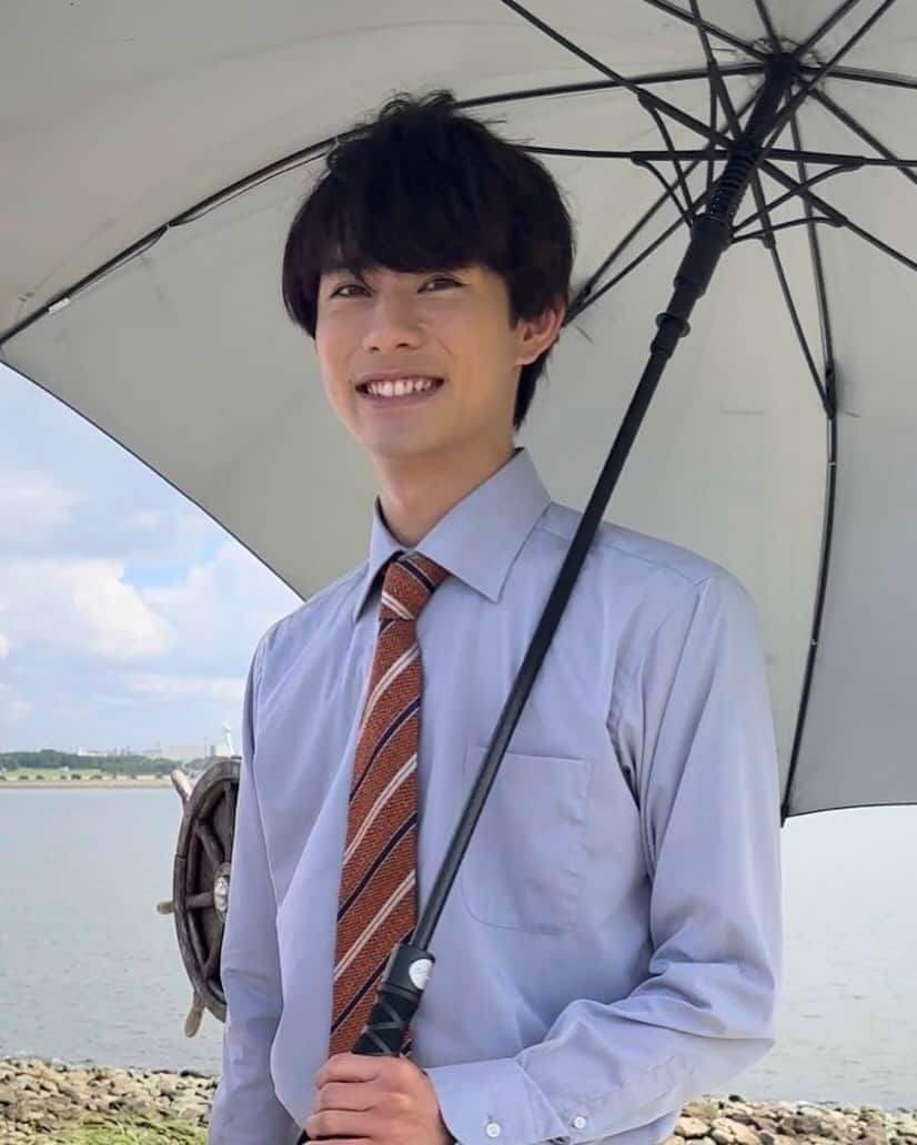 のインスタグラム：「🚨トクレポ🚨  湯川の指導のもと 少しずつ刑事らしくなってきた月村  #今夜10時放送の3話 でも 奮闘してます💨  そんな月村の初々しさを感じる クラクイン直後のショットを公開📸  今夜の月村と比べてみてください👀  #前田拳太郎  #トクメイ 3話まで、あと3️⃣時間‼️」