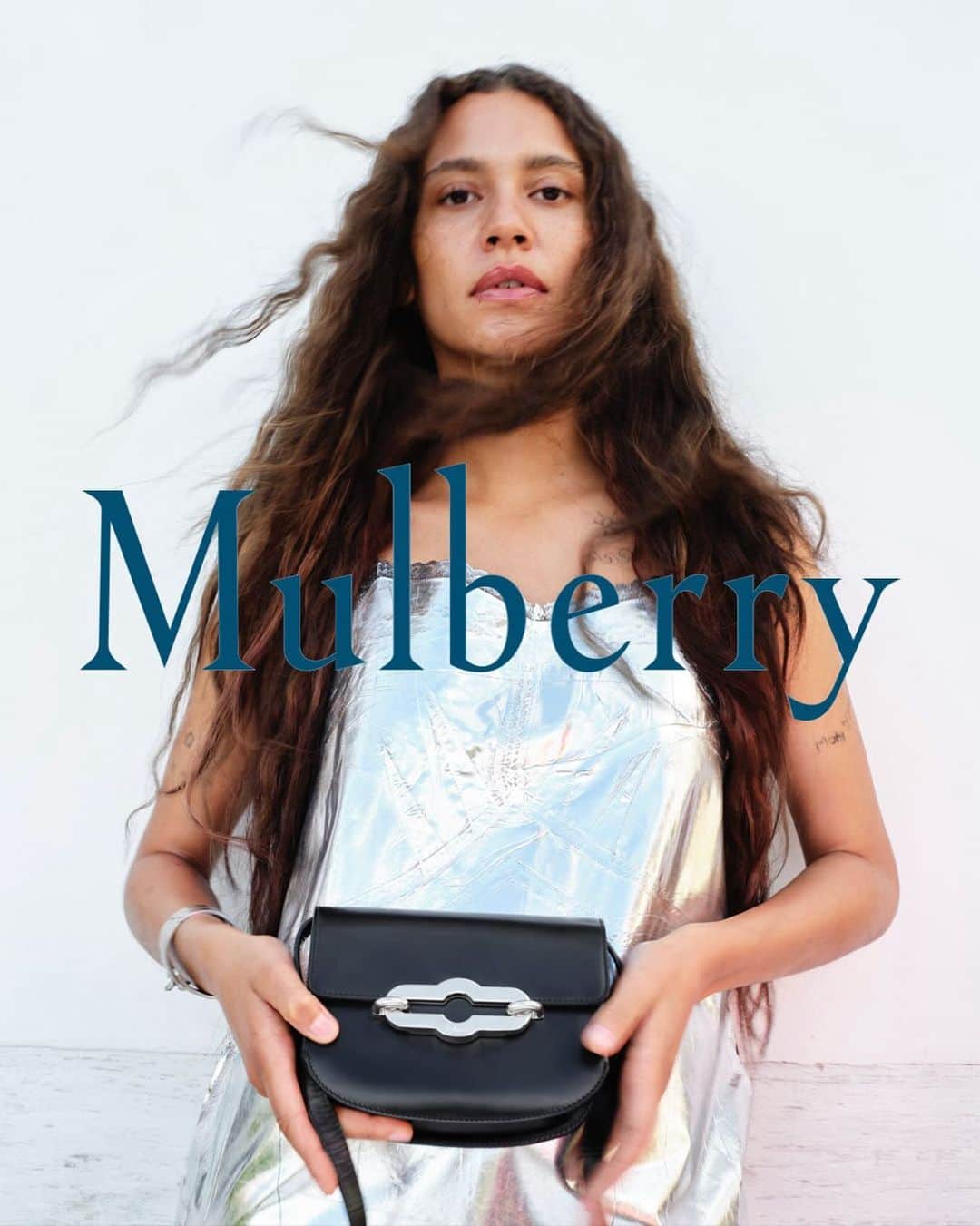 マルベリーさんのインスタグラム写真 - (マルベリーInstagram)「Meet the #MulberryPimlico, our contemporary take on the quintessential British satchel.  Model: @okay.kaya Photography: @esther_theaker Styling: @eliza_conlon」10月30日 19時02分 - mulberryengland