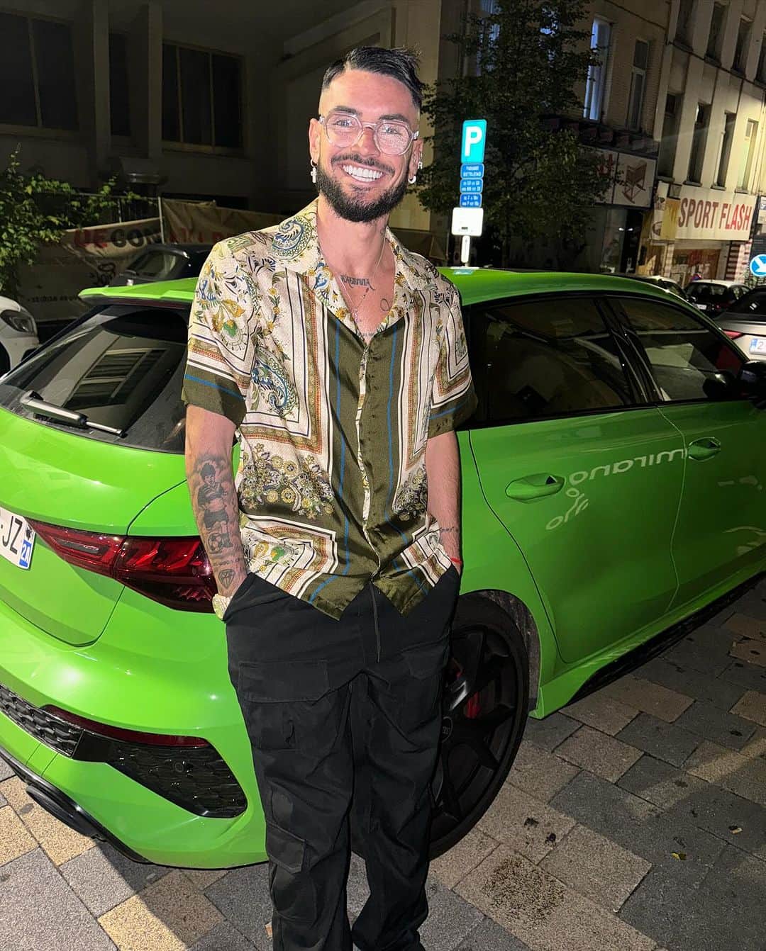 のインスタグラム：「«Sois toujours bon et fidèle. Attache ces qualités à ton cou, écris-les sur ton cœur.» ‭‭Proverbes‬ ‭3‬:‭3‬ ‭🙇🏻‍♂️」
