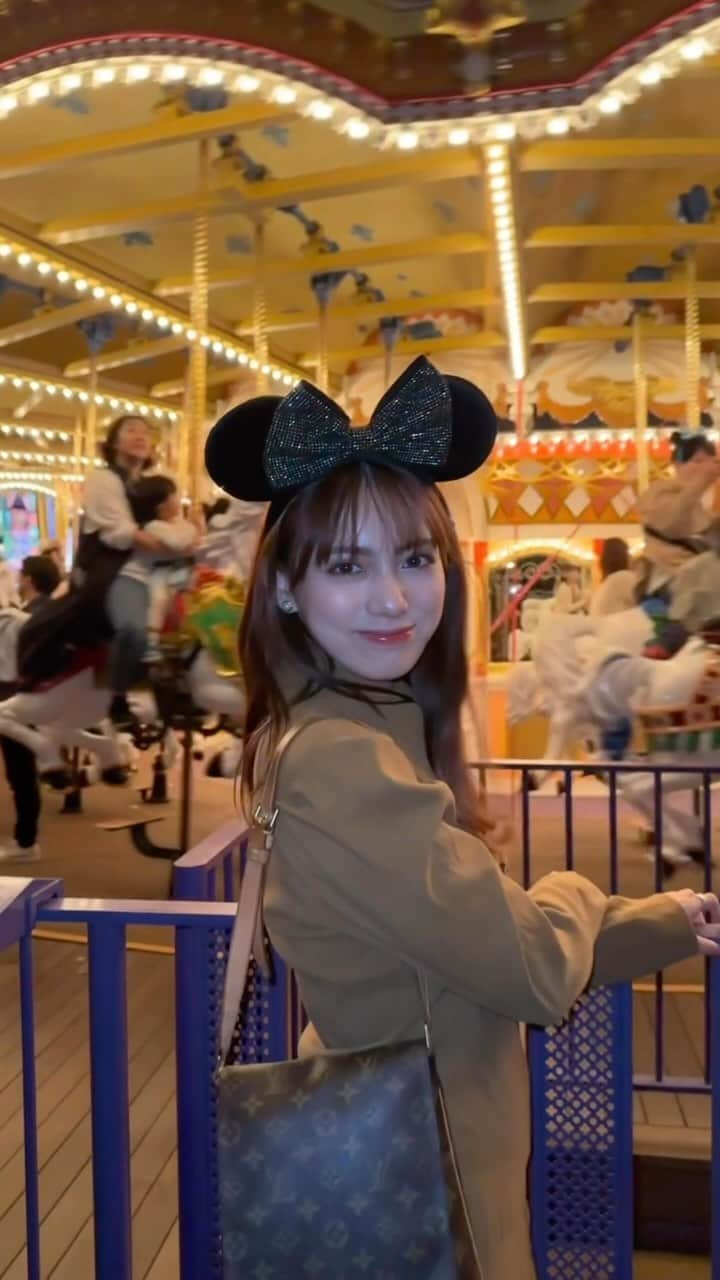 毛利愛美のインスタグラム：「いつしかのお仕事終わりの夢の国🎃♡  #ディズニーランド #disney #ディズニー #tokyodisneyland #ディズニーコーデ #夢の国 #ディズニーハロウィン #夢の国コーデ #instagood　#follow #like4like #me」