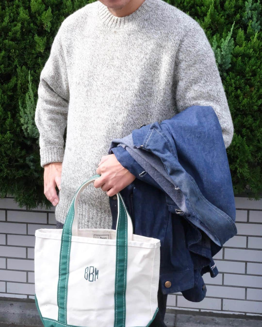 dracaenaのインスタグラム：「Mens recommend item  "L.L.Bean"  Wool knit🐑 ¥8,250-  wool slacks👖 ¥8,800-  bean tote💼 ¥6,600-  Bean boots👞 ¥7,700-  "Wrangler" coverall  @ayumu.takase  @ayumu.t_   INSTAGRAM @dracaena_kichijoji  #Dracaena_Kichijoji #DracaenaKichijoji #DracaenaNorth  #dracaena  #VintageShop  #Vintage  #Kichijoji  #吉祥寺 #古着屋 #ドラセナ吉祥寺 #ドラセナ  #井の頭公園 #七井橋通り  #ヴィンテージショップ #ヴィンテージ #古着 #🇺🇸 #🇨🇦 #🇯🇵  #unitedstates  #canada  #buyingtrip  #poloralphlauren  #llbean #vintagellbean」