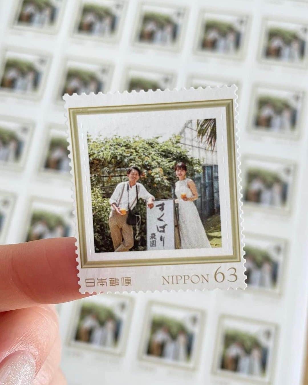 ハナユメさんのインスタグラム写真 - (ハナユメInstagram)「招待状は「切手」までこだわりたい✨  そんなDIY花嫁さんのオリジナル切手を集めてみました🧡日本郵便さんの「オリジナル切手作成サービス」は、WEBサイトで簡単に素敵な切手を作成できますよ！  是非結婚式準備の参考にしてみてくださいね！  *…*…*…*…*…*…*…*…*…*…*…*… ⁡ 📷photo by   @___m1125_wd さん @koyamama7 さん @yukk___1112 さん @ri___na1021 さん @sayaka__karin さん @s___wd1224 さん @ixm_22 さん @_0211wd さん @ask_wd_0107 さん @emr__wd さん  素敵なお写真ありがとうございました🙇‍♀️ ⁡ *…*…*…*…*…*…*…*…*…*…*…*… ⁡ 💎ハナユメに幸せをシェアしてね #ハナユメ を付けて投稿してくださった方はご紹介させていただくかも！@hanayume_wedding　フォロー・コメントお待ちしています🙌🏻💕 ⁡ 💎式場探しに迷ったらハナユメ♡ こんな素敵な結婚式をしたい！と思ったら、ハナユメにお任せ💛ハナユメウエディングデスクでアドバイザーに相談してみてね💁‍♀️💓投稿を保存して、アドバイザーに見せるとスムーズですよ✨ ⁡ 💎ハナユメが叶えたいこと 叶えたいのは「1組でも多くのカップル様に理想の結婚式のきっかけを」皆さまのお力になれるよう全力でサポートします🕊  #ハナユメ#オリジナル切手#招待状#切手diy#招待状準備#手渡し特急便」11月2日 6時00分 - hanayume_wedding