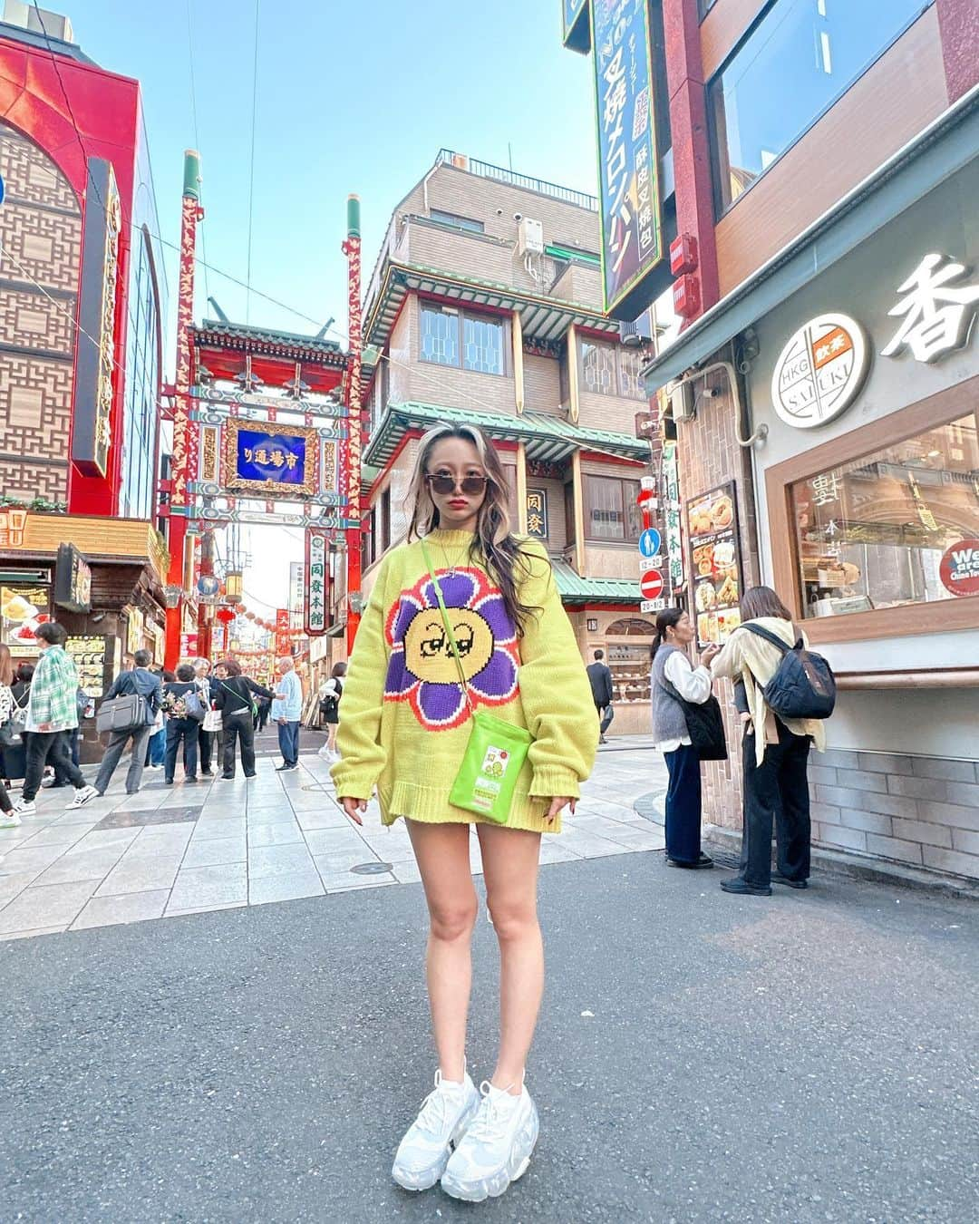 えりぴょんのインスタグラム：「. . 横浜の旅🥟👲 今回の旅のコーデポイント数百円で取ったゲーセンにあった豆乳ポーチですっっっ🌱🥛 . . . . . . . . . .  #豆乳ポーチ #横浜中華街 #横浜グルメ  #横浜観光 #コスモワールド #横浜コスモワールド #横浜コスモワールド観覧車」