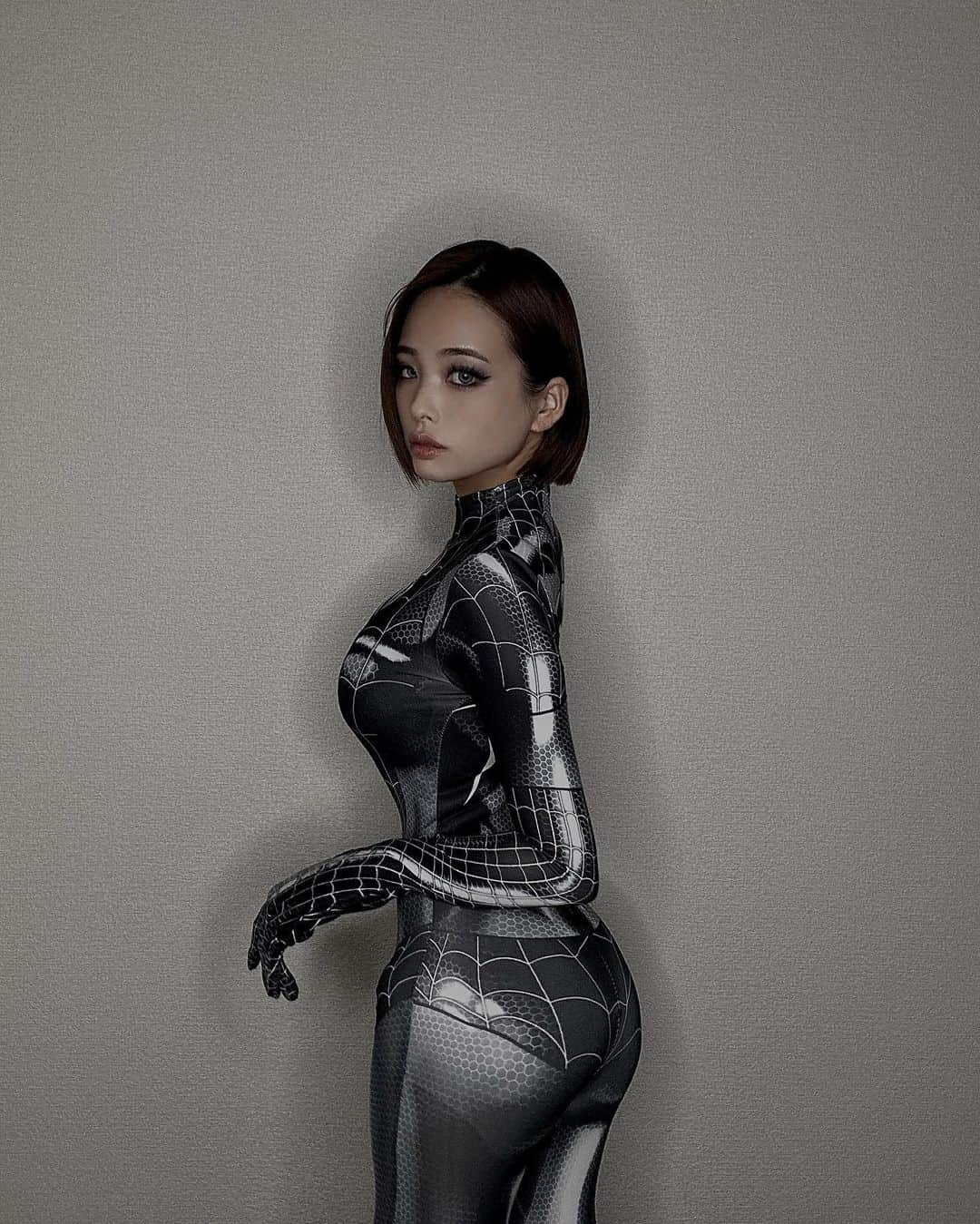 カトリナのインスタグラム：「🕷️🕷️🕷️🕷️」