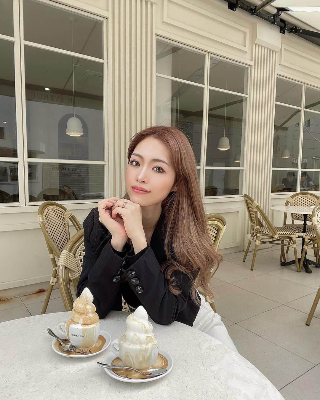 RYOのインスタグラム：「弾丸韓国✈️🤍  まほのおかげで美容もグルメも 充実な旅だったよありがとう🤭💕💕  想像以上にごはんがおいしくて幸せ！！ 特にチュロスまじで大優勝なので行く人はぜひ食べてほしいいい  おいしかったものたち載せとくよ〜🇰🇷🫶🏻💕  #minutepapillon #チュロス #タッカンマリ #韓国 #韓国グルメ #韓国旅行 #韓国カフェ」