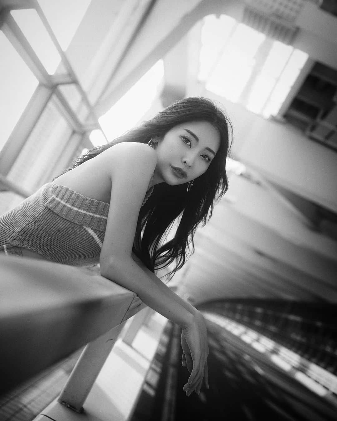 南真琴さんのインスタグラム写真 - (南真琴Instagram)「ON BRIDGE  . . .  #port #portrait_perfection #portrait_today #portrait_vision #portraitmood #foto #portrait_shots #photoshoot #portraitstream #portrait_mf #theportraitpr0ject #good_portraits_world #photography #portrait_visions #photooftheday #portrait #yourvisongallery #creative_portraits #theworldshotz #photogrpaher #portraitgames #amazing_pictures #portraitgoal #portraitsociety #exklusive_shot #hubsplanet #portraitmagazine」10月30日 19時27分 - makoto666_