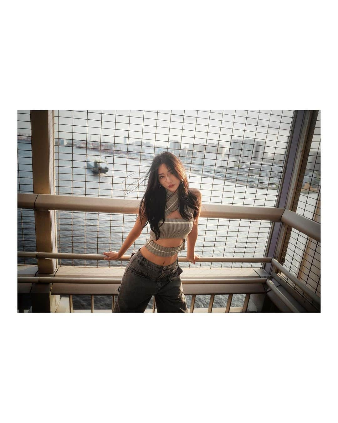 南真琴さんのインスタグラム写真 - (南真琴Instagram)「ON BRIDGE  . . .  #port #portrait_perfection #portrait_today #portrait_vision #portraitmood #foto #portrait_shots #photoshoot #portraitstream #portrait_mf #theportraitpr0ject #good_portraits_world #photography #portrait_visions #photooftheday #portrait #yourvisongallery #creative_portraits #theworldshotz #photogrpaher #portraitgames #amazing_pictures #portraitgoal #portraitsociety #exklusive_shot #hubsplanet #portraitmagazine」10月30日 19時27分 - makoto666_