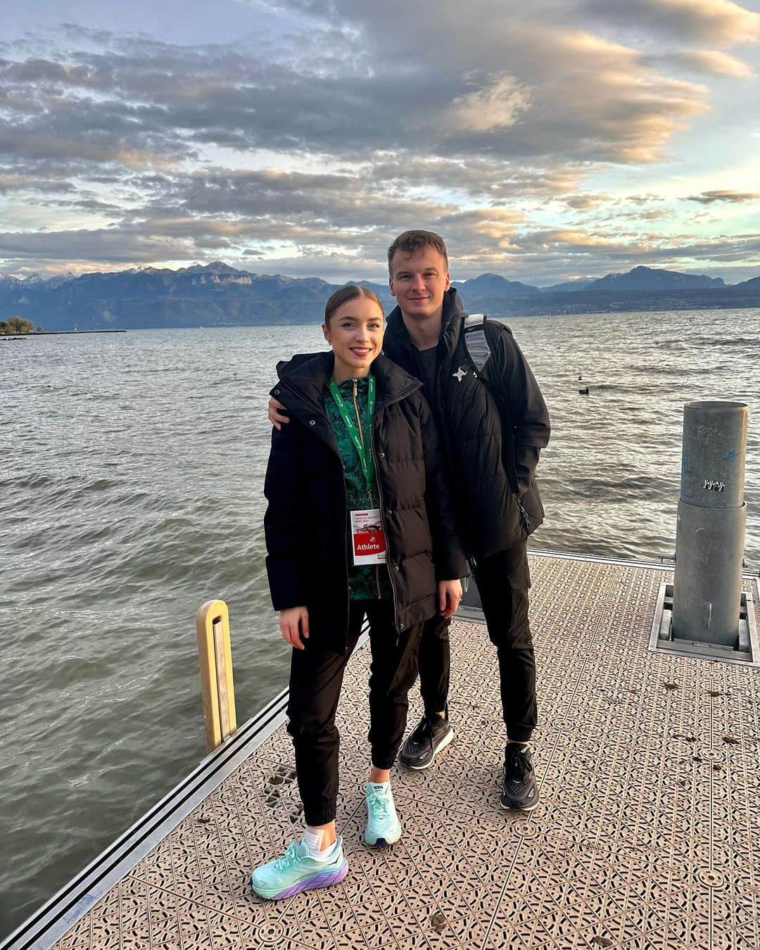アレキサンドラ・ゴロフキナのインスタグラム：「🩵🤍🥰 #Lausanne #Switzerland 🇨🇭」