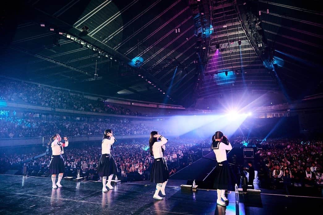 KANONのインスタグラム：「2023年10月29日 HAMIDASHITEIKUありがとうございました！  2024年1月9日 日本武道館で会いましょう （パパのお誕生日）」
