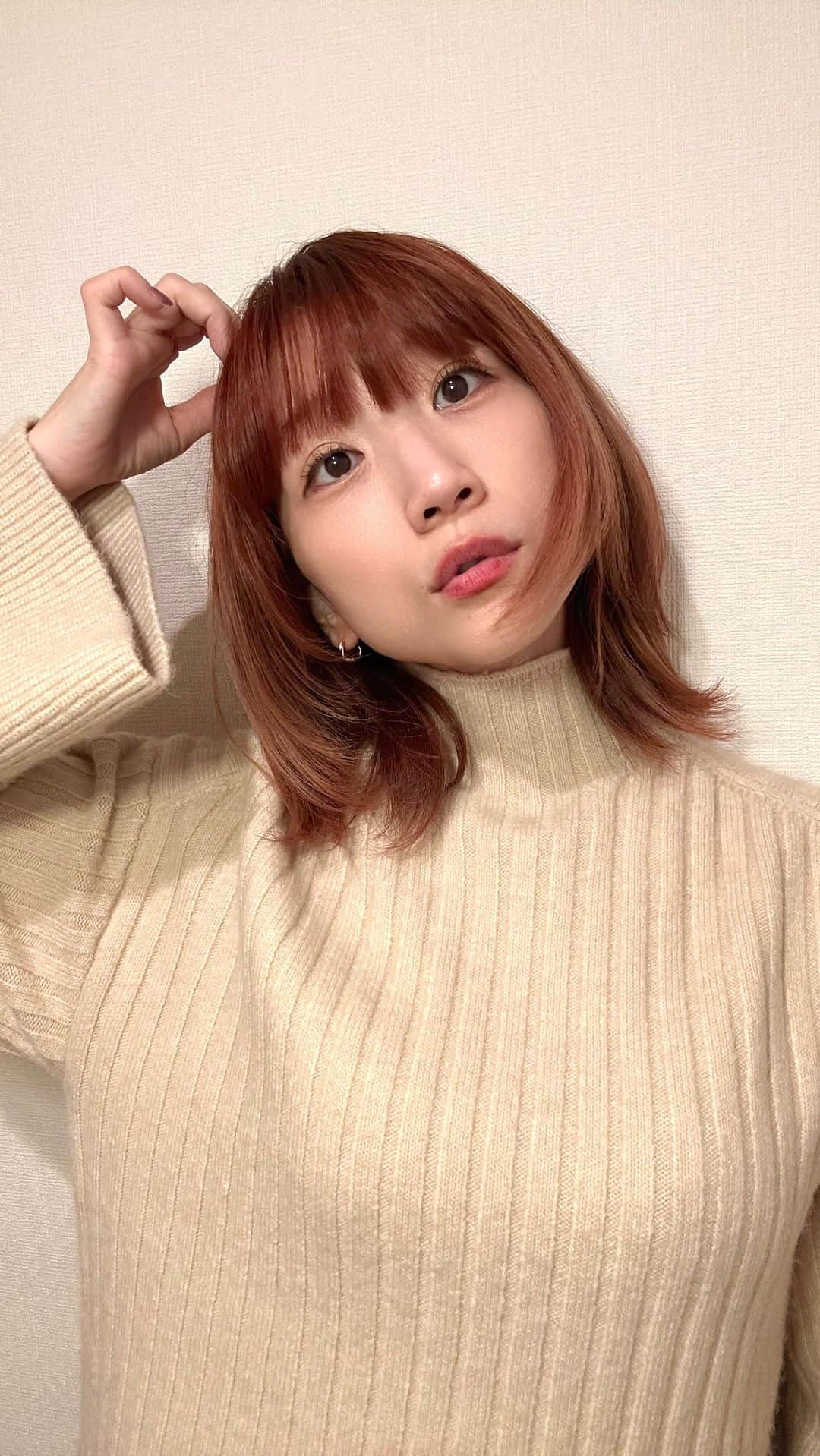 高田あゆみのインスタグラム：「アプリコットオレンジにしたよ🍊 この音源好き過ぎてずっと使いたかった笑 #haircolor#ヘアカラー#ウルフカット#livre#原宿#haircut」