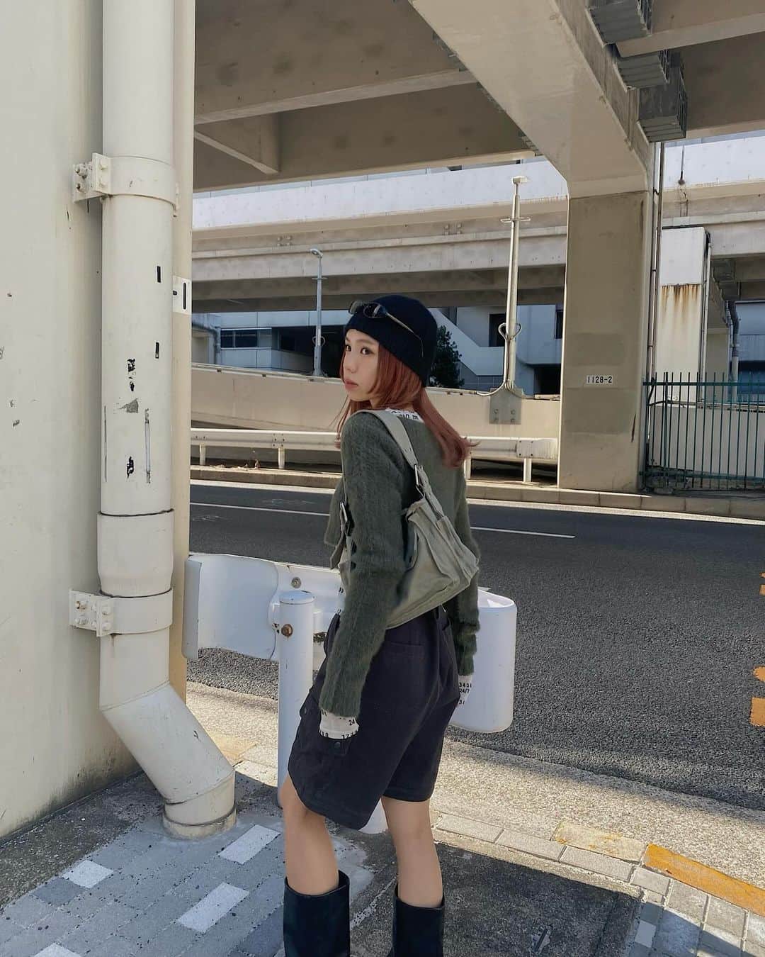 のインスタグラム：「ㅤㅤㅤㅤㅤㅤㅤㅤㅤㅤㅤㅤㅤ ふわふわシャギーが可愛い 超ミニ丈カーデ💚 実は2pieceのﾐﾆﾜﾝﾋﾟなのです🫶🏻 今週は2日(木)が新作日なので お間違いなく☺️🎀✨ ㅤㅤㅤㅤㅤㅤㅤㅤㅤㅤㅤㅤㅤㅤㅤㅤㅤㅤㅤㅤㅤㅤㅤㅤㅤㅤ ちなみに全身 @laguagem 🌙 ㅤㅤㅤㅤㅤㅤㅤㅤㅤㅤㅤㅤㅤ #LAGUAGEM」