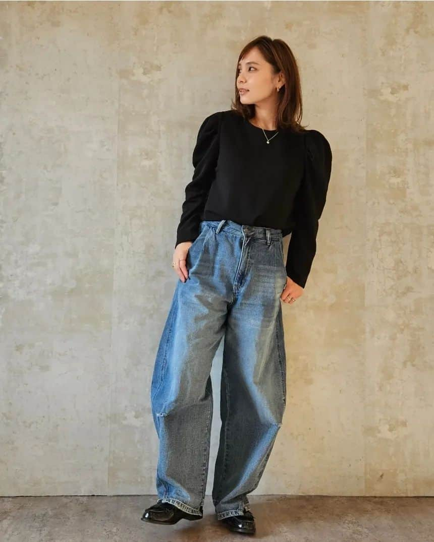 CHIHARUさんのインスタグラム写真 - (CHIHARUInstagram)「今年はほんとよく👖履いてる♡  #デニム#カーブデニム#👖#デニムコーデ」10月30日 19時53分 - 10090725c