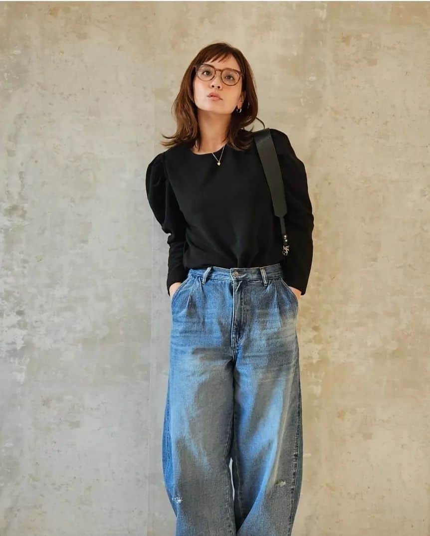 CHIHARUさんのインスタグラム写真 - (CHIHARUInstagram)「今年はほんとよく👖履いてる♡  #デニム#カーブデニム#👖#デニムコーデ」10月30日 19時53分 - 10090725c