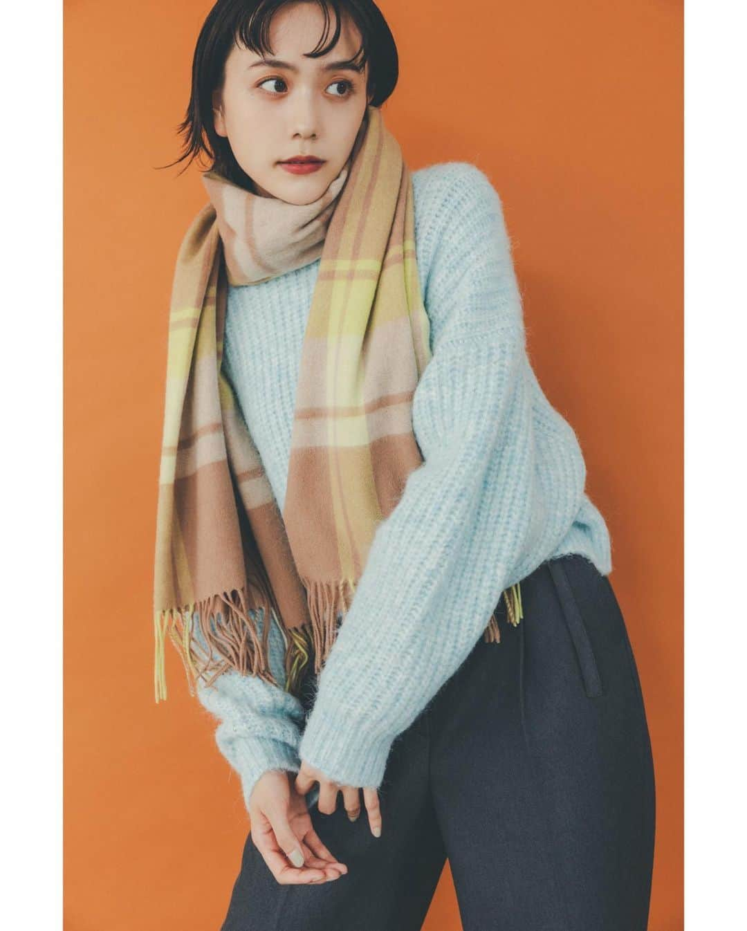 N.さんのインスタグラム写真 - (N.Instagram)「松井愛莉さんが纏うrecommend knit style🧶  一枚でウォーム感のあるアルパカ混で仕上げた畦編みニットやほんのり光沢感のあるモールヤーンで編み立てたニットなど、N.ではバリエーション豊富にご用意しています♡  気になるアイテムは🏷をチェック☑︎  —————— #松井愛莉 さん #エヌナチュラルビューティーベーシック #ニット#ジャンパースカート#チェックストール#アウター#秋羽織り#チェック#セットアップ#ニット# ブラウス#新作入荷#通勤アイテム#10月新作 #新作アイテム#秋コーデ #nnaturalbeautybasic」10月30日 19時53分 - n._official