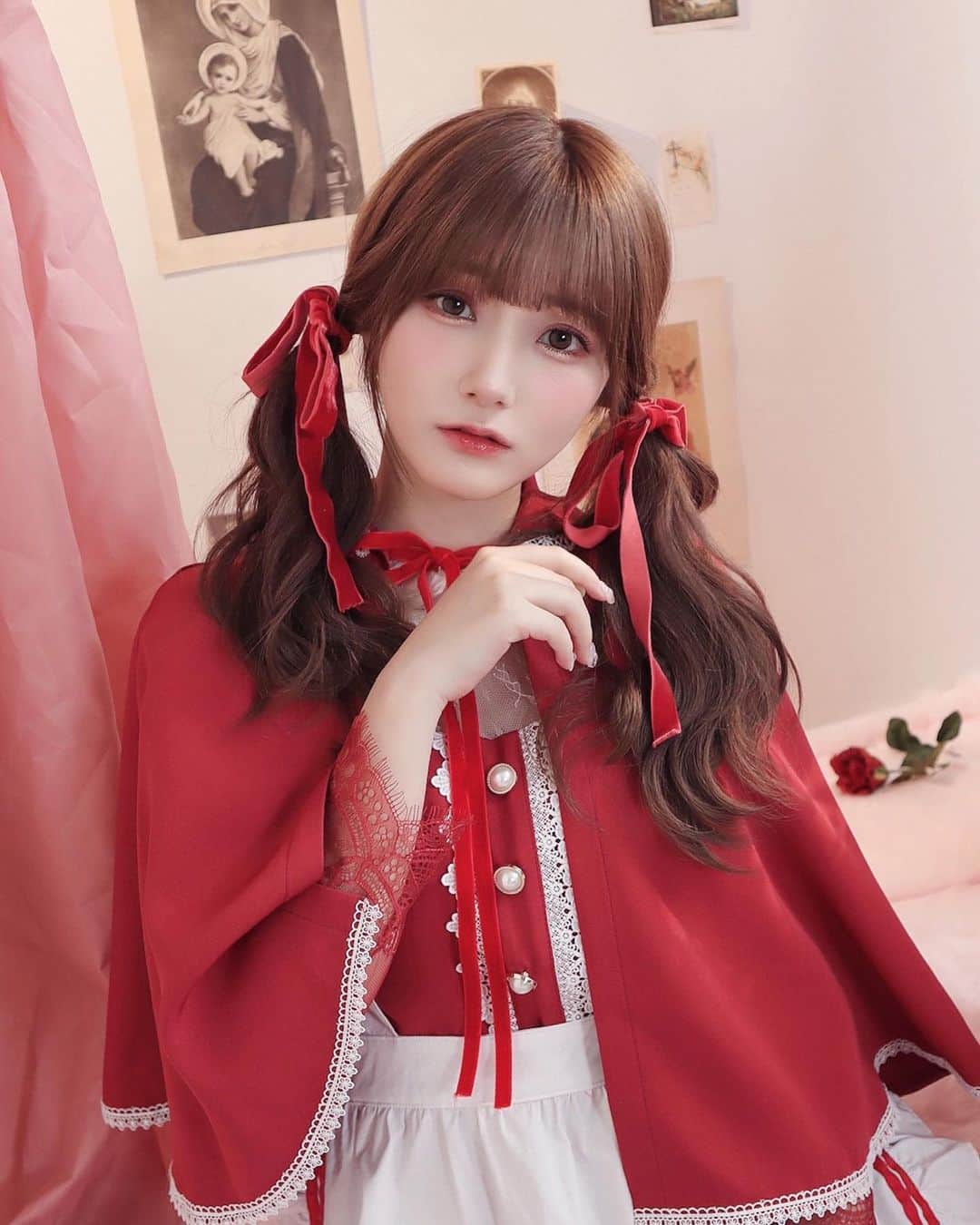 LARMEさんのインスタグラム写真 - (LARMEInstagram)「🐺 𝙋 𝙍 𝙀 𝙎 𝙀 𝙉 𝙏   𝐋𝐀𝐑𝐌𝐄 𝟎𝟓𝟖オフショット🌹 《かすちゃん》の  サイン入りチェキを  2名様にプレゼント📷⭐︎꙳   ┈┈┈┈┈┈┈┈┈┈┈┈┈    𓊆  応募方法 𓊇  ① @larmemagazine をフォロー  ② 本投稿にいいね    🤍抽選対象は𓊆 公開アカウントのみ 𓊇となります。    コメントをすると当選確率が  アップするかも...？💌 💭   𓊆  期間 𓊇  10/30(月)〜11/6(月)23:59まで   ┈┈┈┈┈┈┈┈┈┈┈┈┈   【✉️当選者へのご連絡】  @larmemagazine より  ダイレクトメッセージにて  ご連絡をいたします。  当選連絡をしてから７日以内に  連絡が取れない場合は、 無効となる場合がございますので  予めご了承ください。   ※当選に関するお問い合わせはご遠慮ください。   ┈┈┈┈┈┈┈┈┈┈┈┈┈    みなさまのご参加お待ちしております♡    #LARME #larmemagazine #larmemodel #larme058 #ラルム #ファッション絵本 #LARMEモデル #プレゼントキャンペーン #プレキャン #プレゼントキャンペーン実施中 #サイン入りチェキ #チェキ #サイン #サイン入り #かす #ハロウィン #ハロウィン仮装 #仮装 #sugarnine」10月30日 19時54分 - larmemagazine