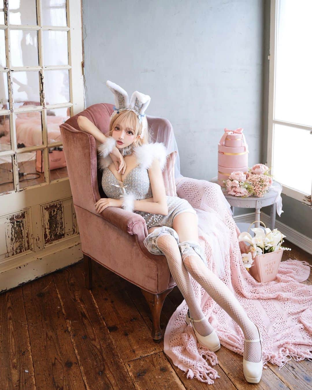 くまくまくまさんのインスタグラム写真 - (くまくまくまInstagram)「👯‍♀️✩.*˚‪- ̗̀ ꪔ̤̥ꪔ̤̮ꪔ̤̫ ̖́-‬  ピンクのインテリアめちゃ可愛い💖  くまの部屋もこんな感じにしたい〜🐇♩  #ハロウィン#ハロウィンコーデ#ハッピーハロウィン#ハロウィンコスプレ#ハロウィン仮装#コスプレ女子#cosplay#halloween #セクシーガール#大人可愛い#インスタ映え#撮影会#bunnyrabbit」10月30日 19時54分 - dango_kuma