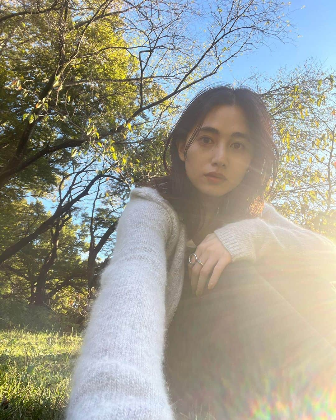 三村朱里さんのインスタグラム写真 - (三村朱里Instagram)「日光浴だいじ！お散歩だいじ！立ち止まるのもだいじ！そしたら、進むのもだいじ！」10月30日 20時01分 - akarimimura