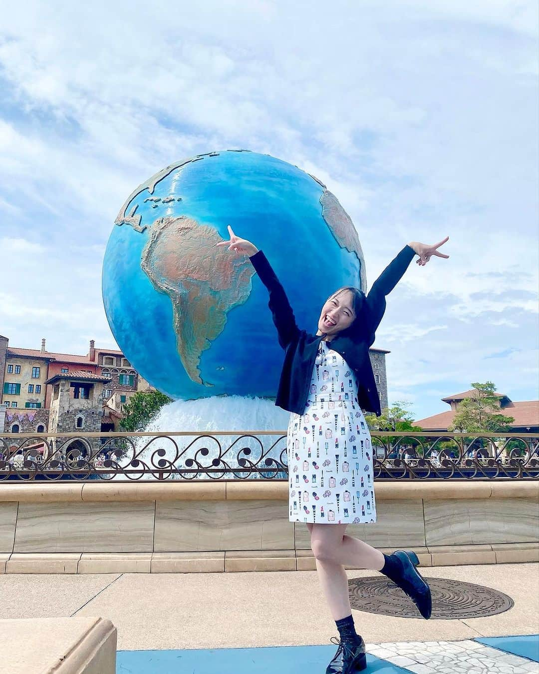 松浦景子のインスタグラム：「🌍💙」