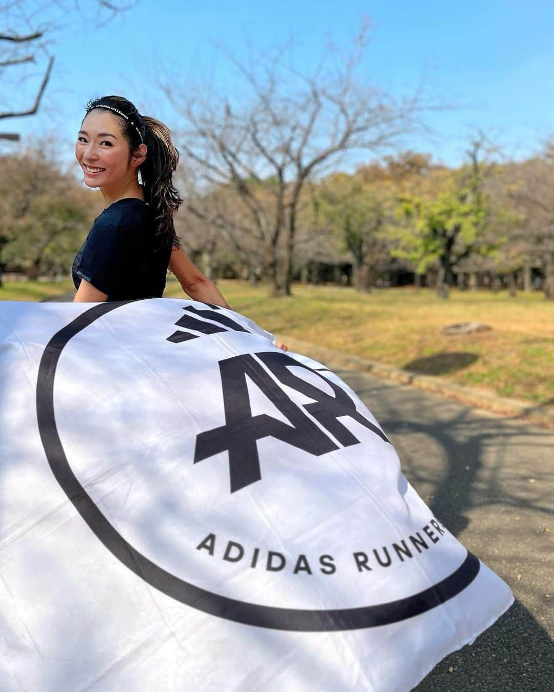 福田萌子のインスタグラム：「adidasのランニングコミュニティadidas runners tokyo🏃‍♀️ @yudatomomi の産後復帰セッションでした✨ 仲間と走るのって、やっぱり最高に楽しい💕 走って分だけ想い出が増えて、いつの間にか親友と呼べる仲になりました。ランニングが繋いでくれたご縁に感謝です🫶🏻  ともちゃん、おかえり！  #adidastokyo #adidasrunners #running #RunfortheFriendship」