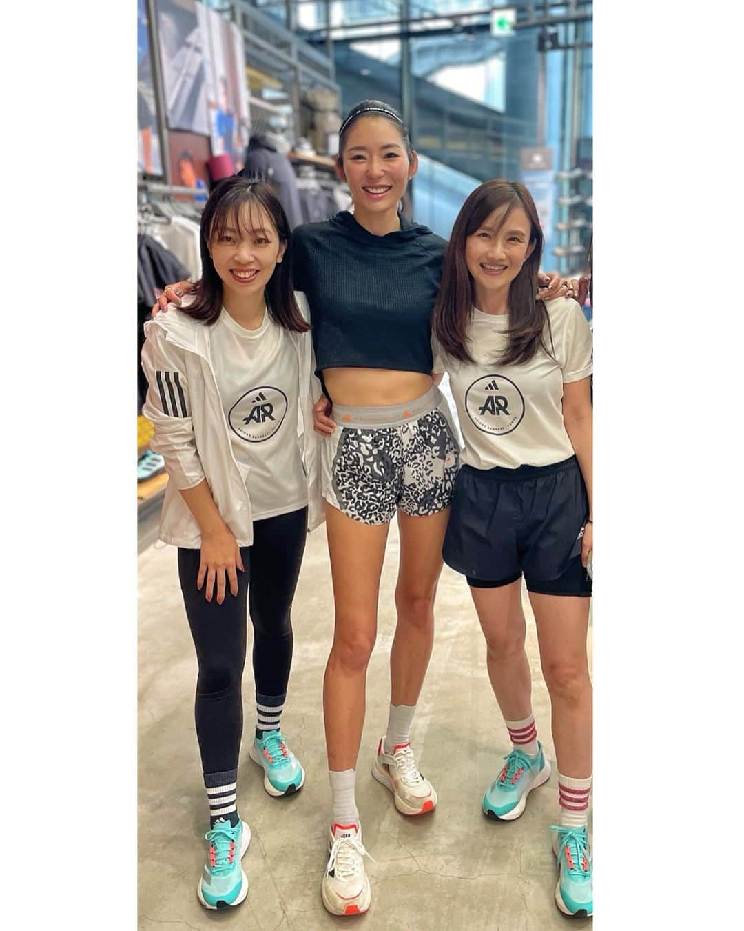 福田萌子さんのインスタグラム写真 - (福田萌子Instagram)「adidasのランニングコミュニティadidas runners tokyo🏃‍♀️ @yudatomomi の産後復帰セッションでした✨ 仲間と走るのって、やっぱり最高に楽しい💕 走って分だけ想い出が増えて、いつの間にか親友と呼べる仲になりました。ランニングが繋いでくれたご縁に感謝です🫶🏻  ともちゃん、おかえり！  #adidastokyo #adidasrunners #running #RunfortheFriendship」10月30日 20時17分 - moekofukuda