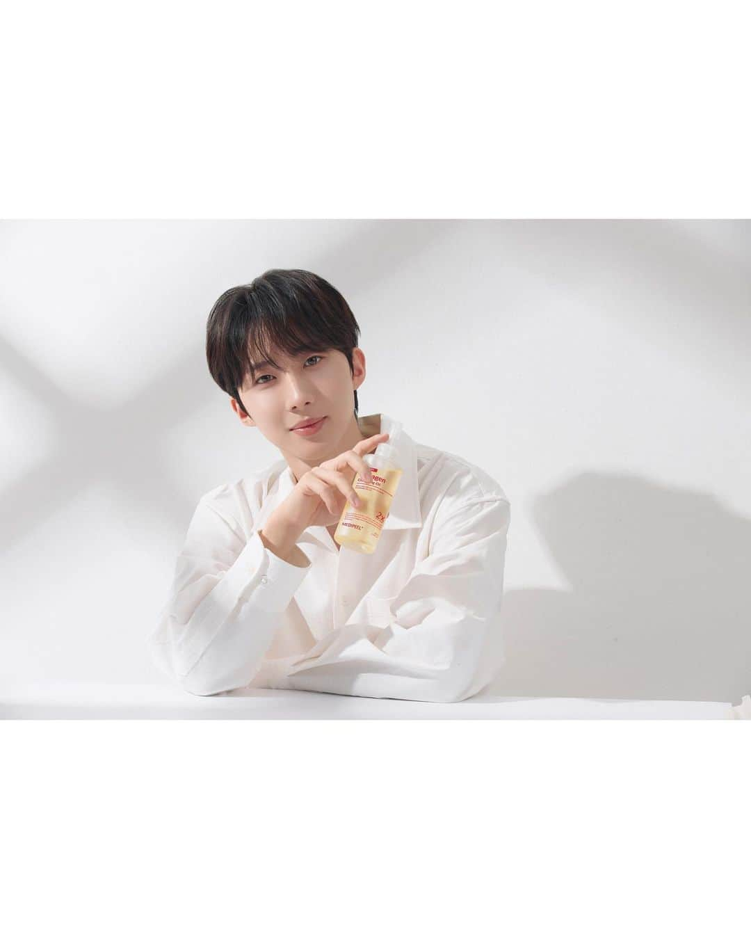 PENTAGONさんのインスタグラム写真 - (PENTAGONInstagram)「#HUI x #MEDIPEEL  #펜타곤 #PENTAGON #후이 @medipeel.official」10月30日 20時10分 - cube_ptg