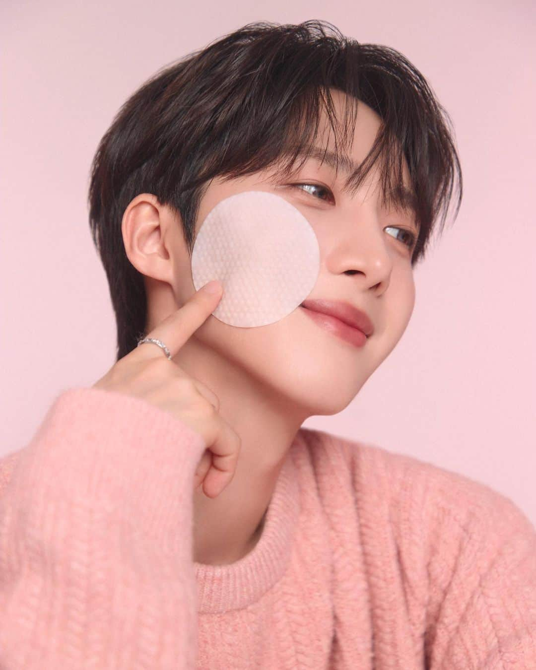 PENTAGONさんのインスタグラム写真 - (PENTAGONInstagram)「#HUI x #MEDIPEEL  #펜타곤 #PENTAGON #후이 @medipeel.official」10月30日 20時10分 - cube_ptg