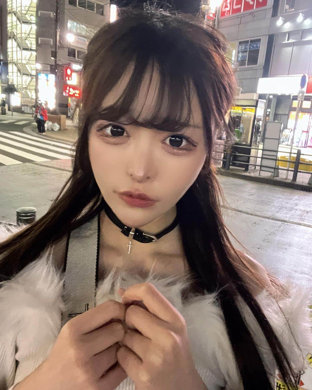 三年食太郎（松島萌子）のインスタグラム：「ドアップはず😓  マツエクいってきたよ❤︎  いつもタレ目風で100本でお願いしてます🥸 最近同じお店でマツエクしてくれてる子が増えて 嬉しいです👼  まつげと眉毛はかおるさんに任せれば間違いない🥸 @eyebeauty___m  @kaoru___s   いつもありがとうございます☺️」