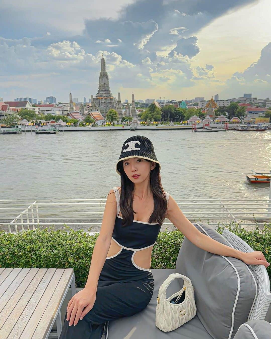 めいのインスタグラム：「🇹🇭Thailand  旅に出よう✈️💗 恋はそばにいなかったら、旅の途中で出会えるかも ・ ・ ・　 ・ ・ ・  —  #instapic#日本#バンコク#寫真#portrait#사진#水着#タイ#커피#ポートレート#japanesegirl#写真集#japan#photo_jpn#thailand#섹시#photo#写真部#フォロー#撮影#model#view#泰國#tokyo#follow#portraitsedition  去旅行吧 愛情不在身邊就一定在路上✈️💗」