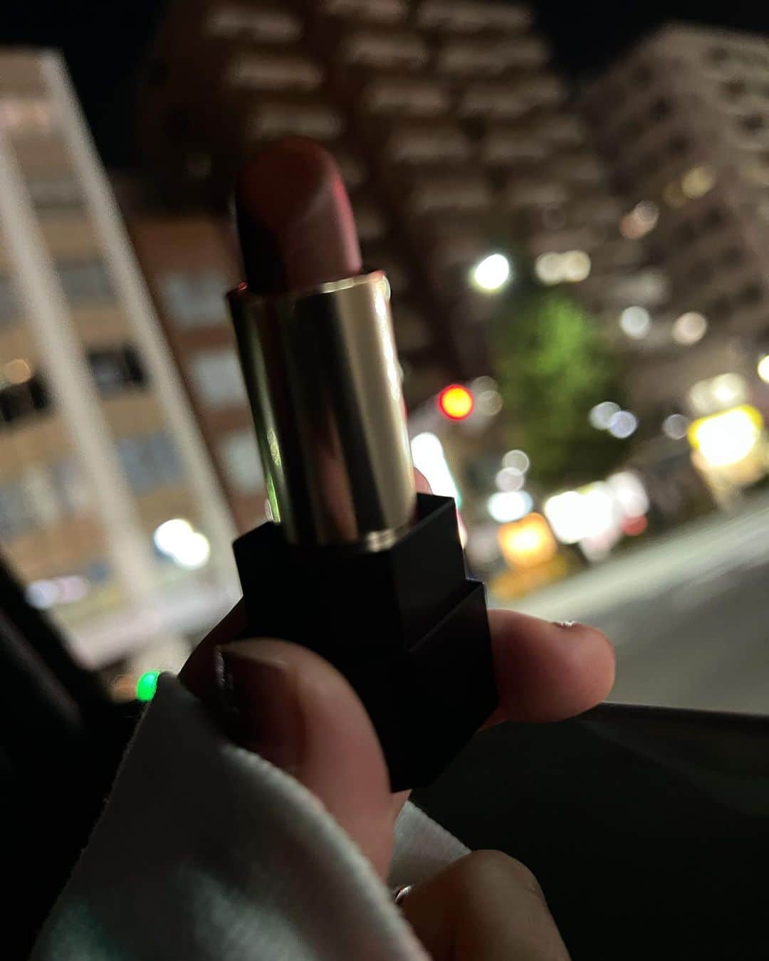 島居玲子のインスタグラム：「07。 赤すぎず暗すぎずでマットな質感💄 使いやすい🫶🏻」