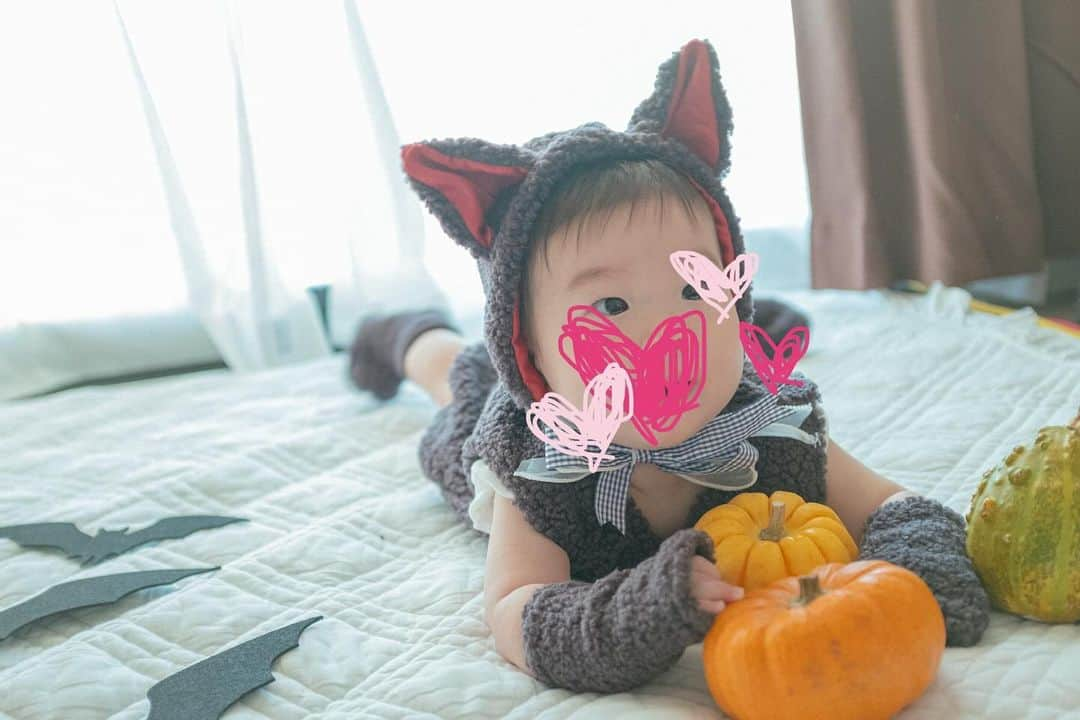 松谷琉優さんのインスタグラム写真 - (松谷琉優Instagram)「⁡ .  .*+🎃𓂃Happy Halloween 𓂃🎃+*. ⁡ ⁡ 🐈‍⬛…… ⁡ ................................................................ ハロウィン衣装可愛く作れて大満足♡  ⁡ #handmade #ハンドメイド　#ハンドメイドベビー服　#ハロウィン #halloween  #黒猫　#ねこ　 #𝟢歳児ママ #男の子ママ #新米ママ #ママアカウント #赤ちゃんのいる生活 #赤ちゃんのいる暮らし #育児記録  #べびすたぐらむ #新米ママと繋がりたい #ベビスタ #おうちスタジオ」10月30日 20時29分 - ruu_cos