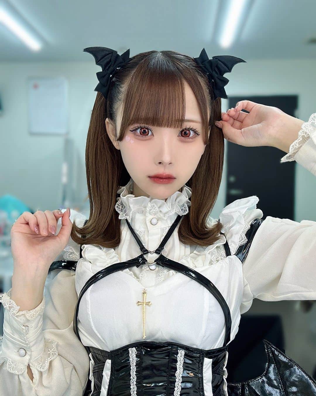 のインスタグラム：「吸血鬼だよ」