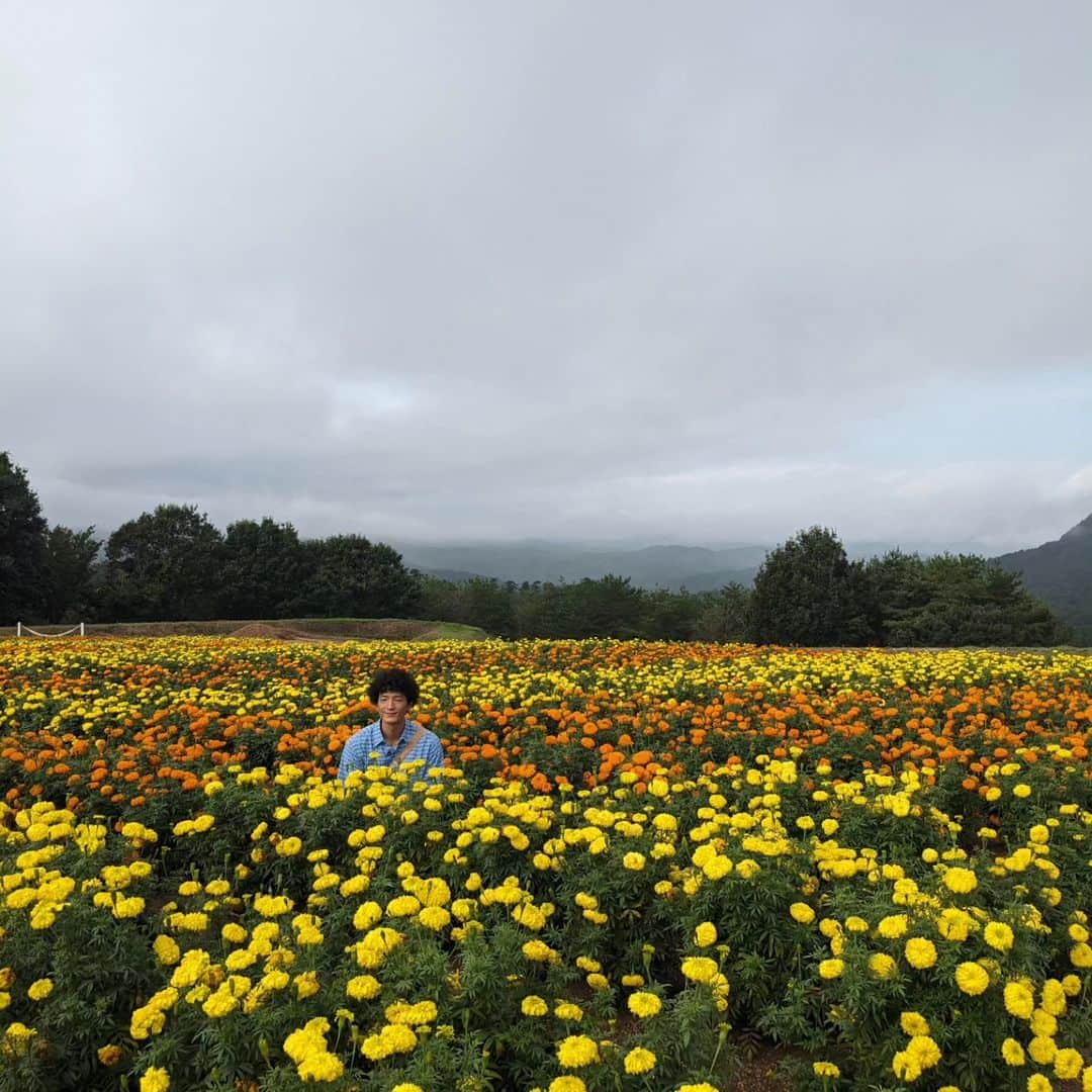 渡部豪太のインスタグラム：「[ふるカフェ放送後記 広島・世羅] お花にもヤギさんにもパエリアさんにも そして、カフェの素敵なご家族の温かさにも とっても癒されましたヨ😚  #ふるカフェ系ハルさんの休日  #古民家カフェ  #パエリア  #広島  #世羅」