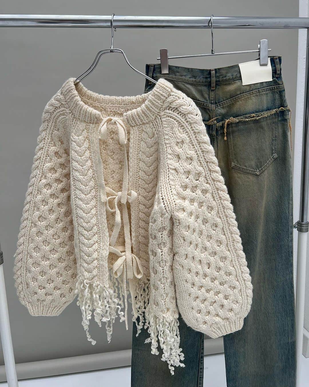 leinwande_officialのインスタグラム：「ㅤㅤㅤㅤㅤㅤㅤㅤㅤㅤㅤㅤㅤ leinwände 23autumn/winter collection -Hand Cable Knit Top- ㅤㅤㅤㅤㅤㅤㅤㅤㅤㅤㅤㅤㅤ-Switch Straight Denim- ㅤㅤㅤㅤㅤㅤㅤㅤㅤㅤㅤㅤㅤ #leinwände #leinwande」