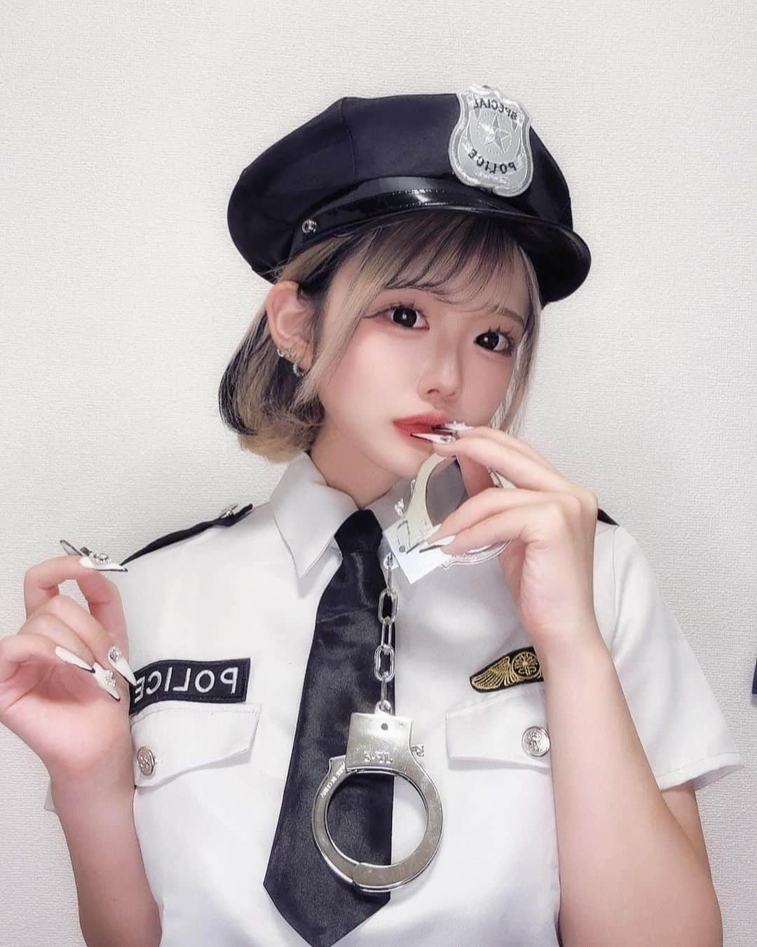 雨宮みるきさんのインスタグラム写真 - (雨宮みるきInstagram)「逮捕しちゃうぞー🥰」10月30日 20時44分 - __milky_berry__