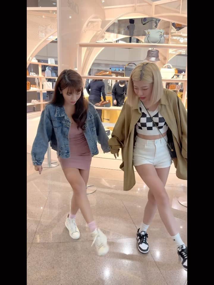 琳妲のインスタグラム：「真的有人會嗎？ #滑步」
