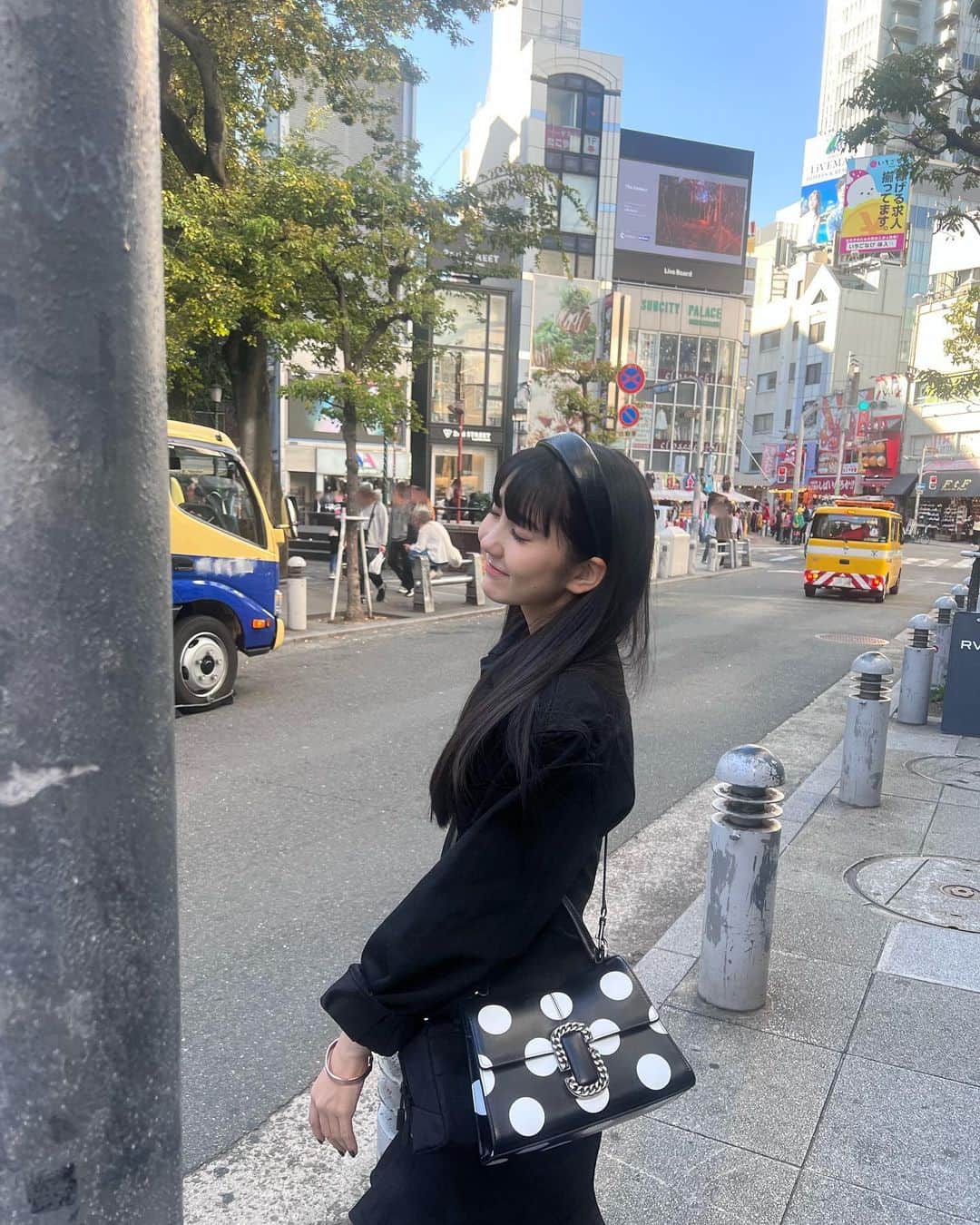 のインスタグラム：「 ︎︎ 大阪をちょっぴり観光☺︎  EXPG STUDIO OSAKA！！！  振り付けクラスをしたり、お世話になったインストラクターさんや 一緒にレッスンを受けていたお友達にも偶然会えた一日♡  母校の温もりと安心感ってすごい🦫🤍   #expg  #expgstudio」