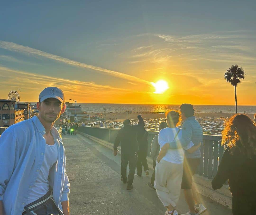 ベンジャミンのインスタグラム：「2 weeks in America for a special project 🌴 刺激と勉強になる2週間でした。案外お初LA」