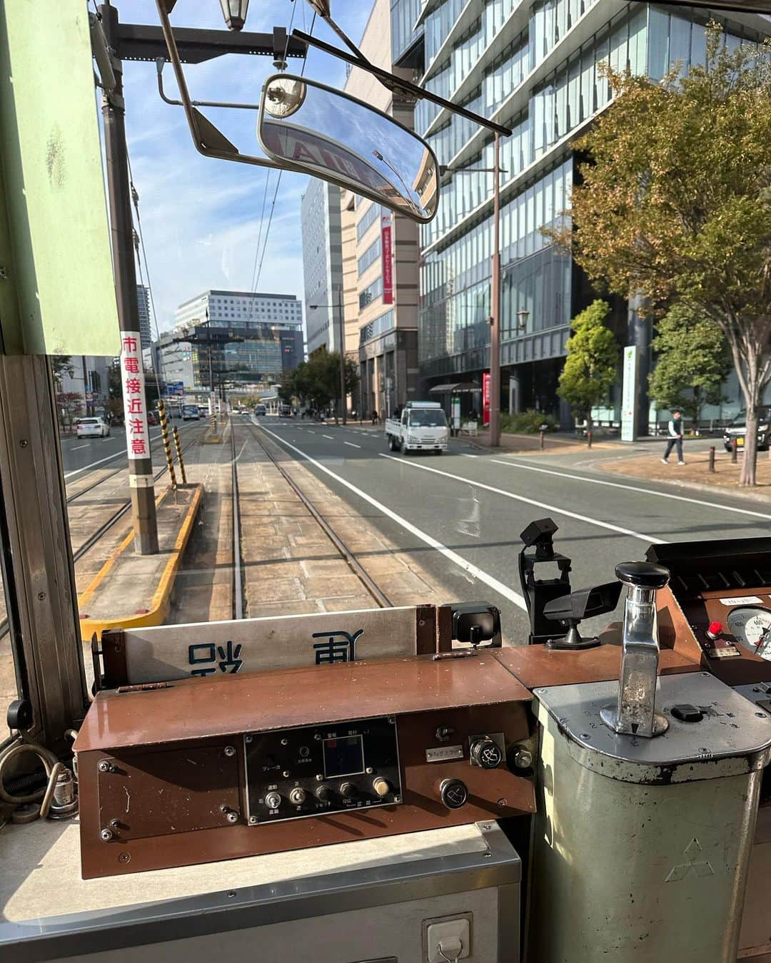 吉竹美聡さんのインスタグラム写真 - (吉竹美聡Instagram)「🏯Kumamoto🚃Fukuoka♥️ 立派な熊本城に銀杏の木 長い年月いろんな景色を見てきたんだろうなと感じる重厚感がすごかった🗺️🧳 太宰府にも参拝する事ができて、たくさん歩いてたくさん美味しいグルメにも出会いました🍣🍜🥟 九州また行きたい♥️！  #熊本#福岡#太宰府#熊本城」10月30日 21時12分 - misatoy