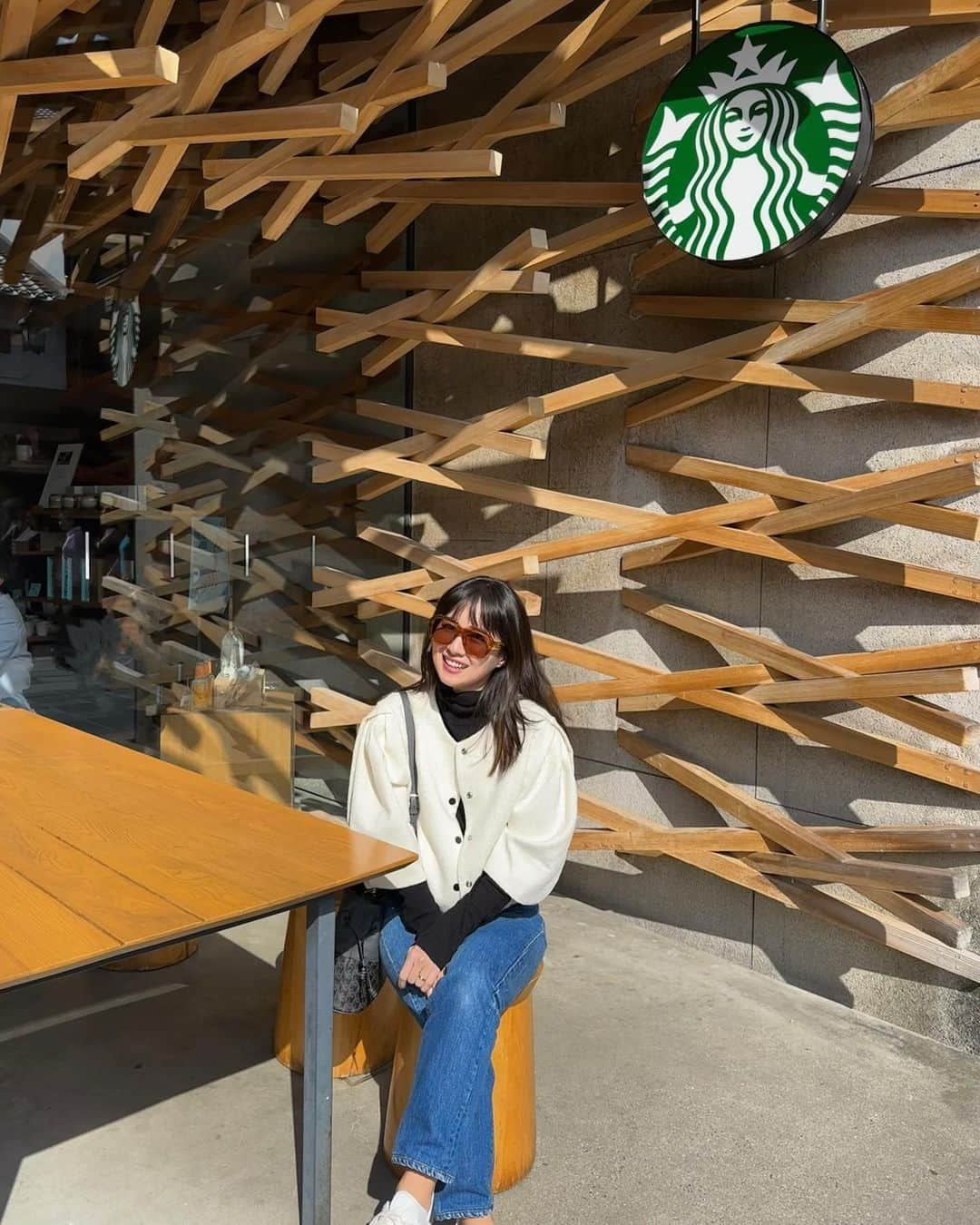 吉竹美聡さんのインスタグラム写真 - (吉竹美聡Instagram)「🏯Kumamoto🚃Fukuoka♥️ 立派な熊本城に銀杏の木 長い年月いろんな景色を見てきたんだろうなと感じる重厚感がすごかった🗺️🧳 太宰府にも参拝する事ができて、たくさん歩いてたくさん美味しいグルメにも出会いました🍣🍜🥟 九州また行きたい♥️！  #熊本#福岡#太宰府#熊本城」10月30日 21時12分 - misatoy